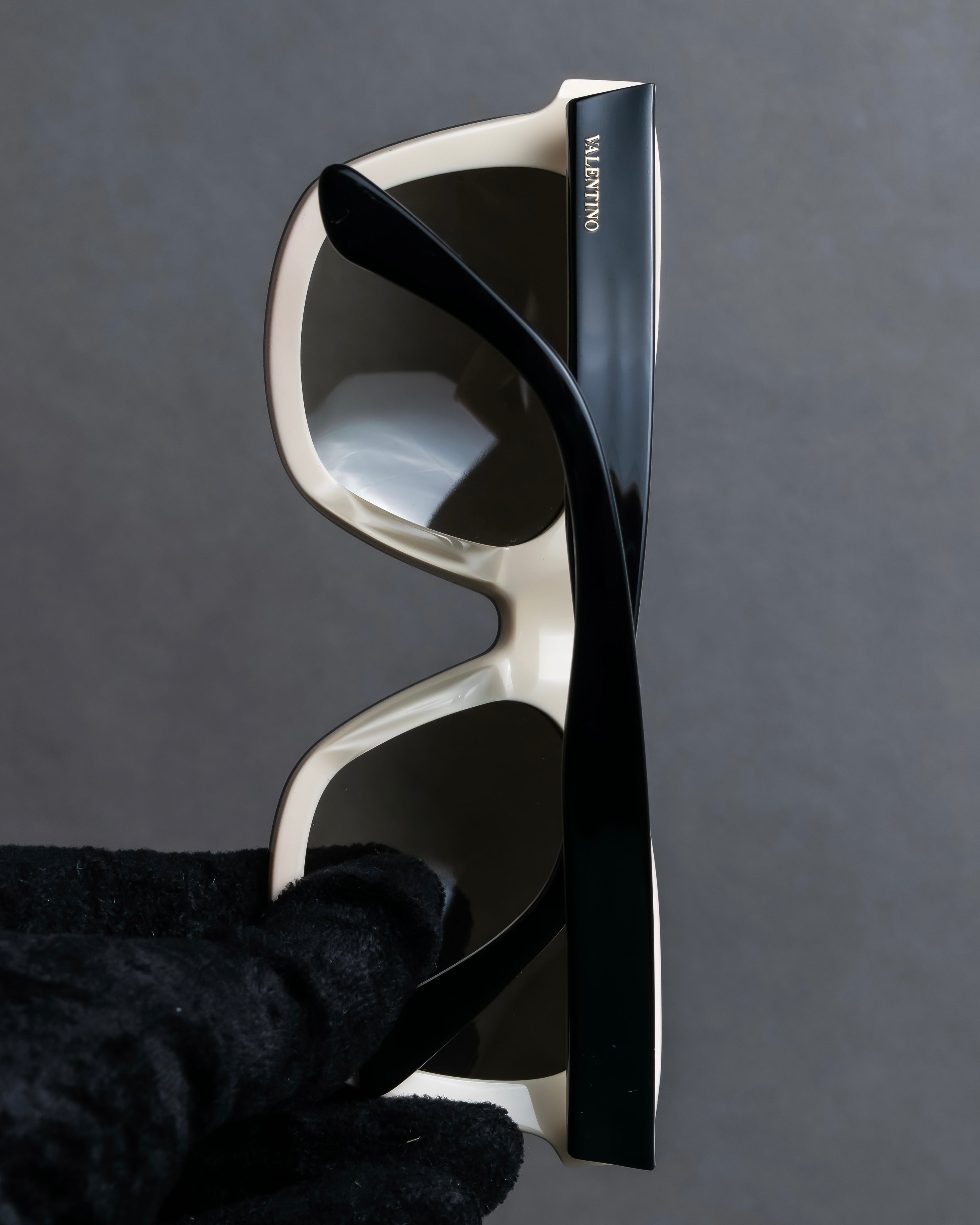 "VALENTINO" Two-tone Rockstud design sunglasses