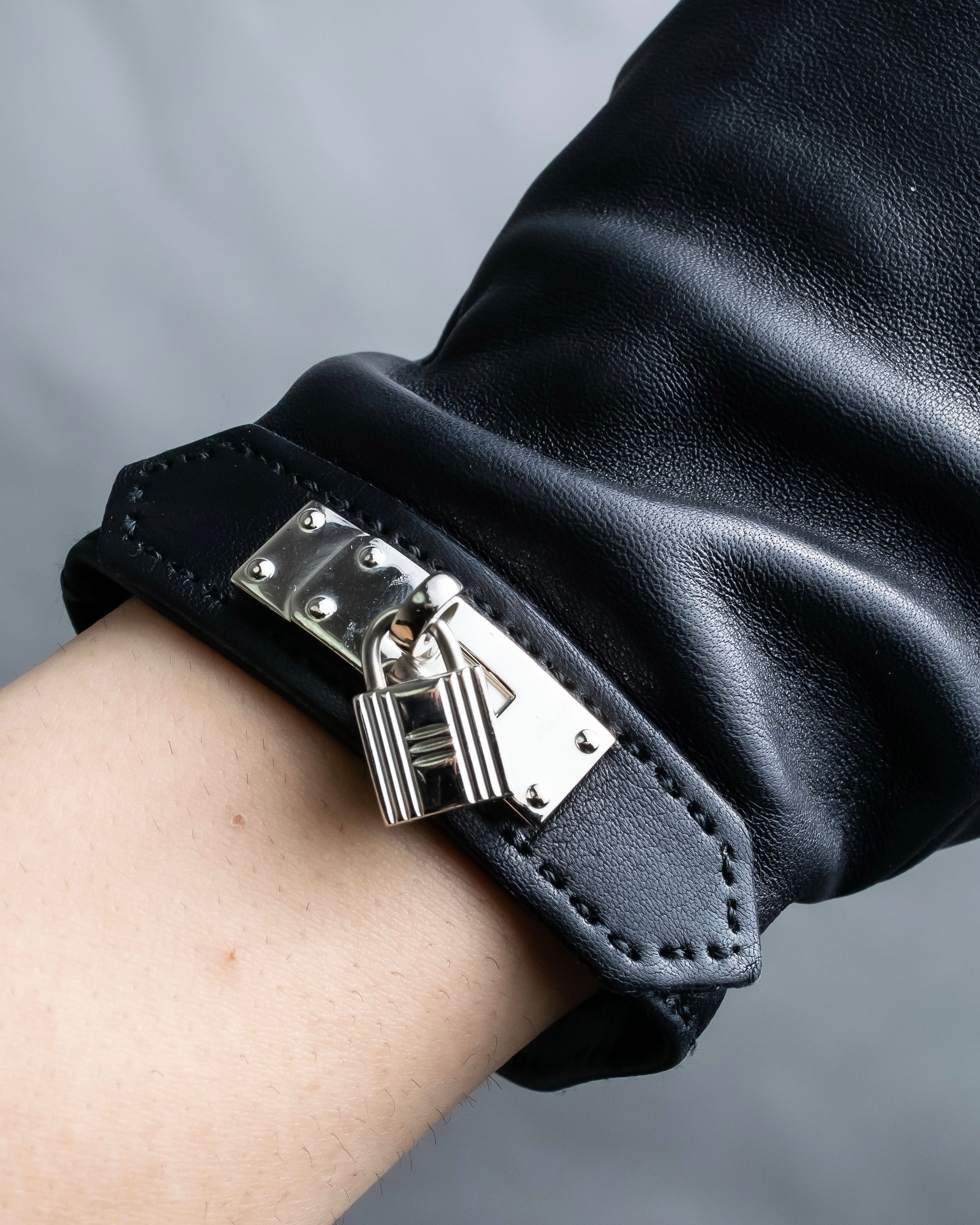 "HERMES" Kelly padlock motif leather gloves