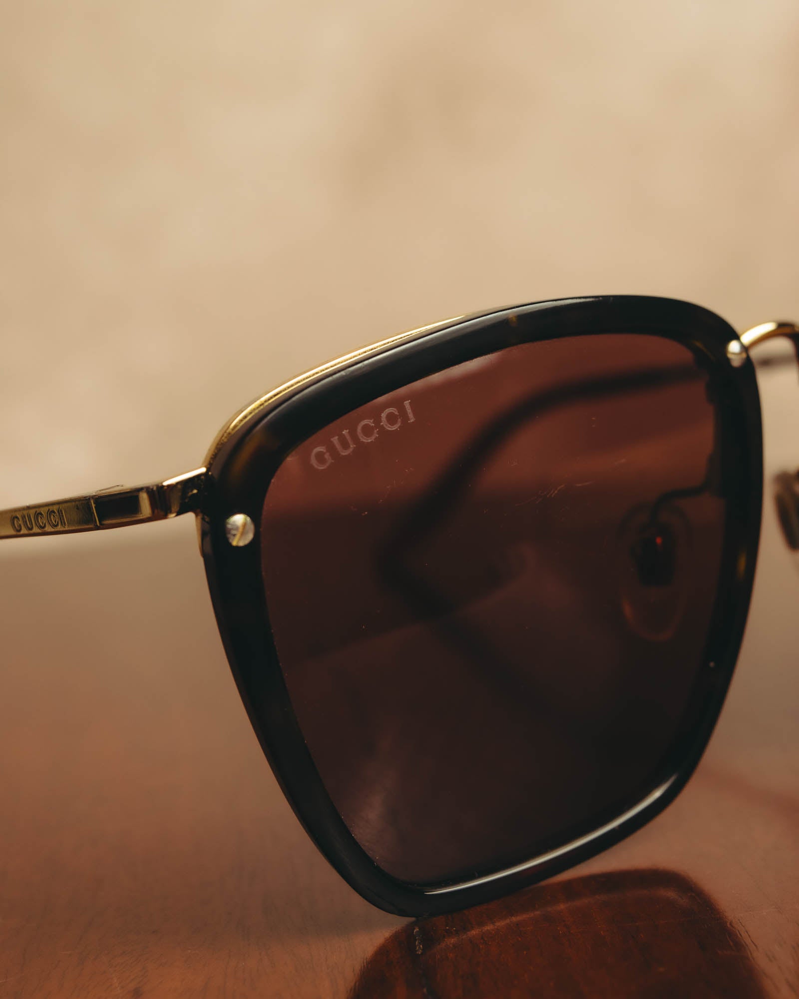 -SPECIAL- “GUCCI” 2010’s Oversized titanium and acetate sunglasses