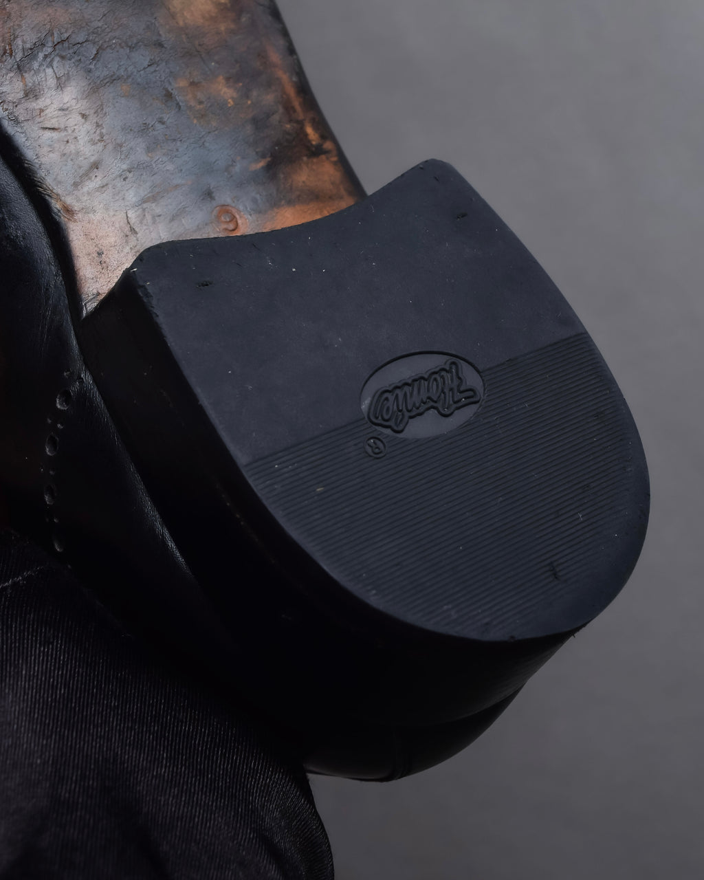 "GERARD SENÉ" Hand-patinated curved silhouette oxford shoes