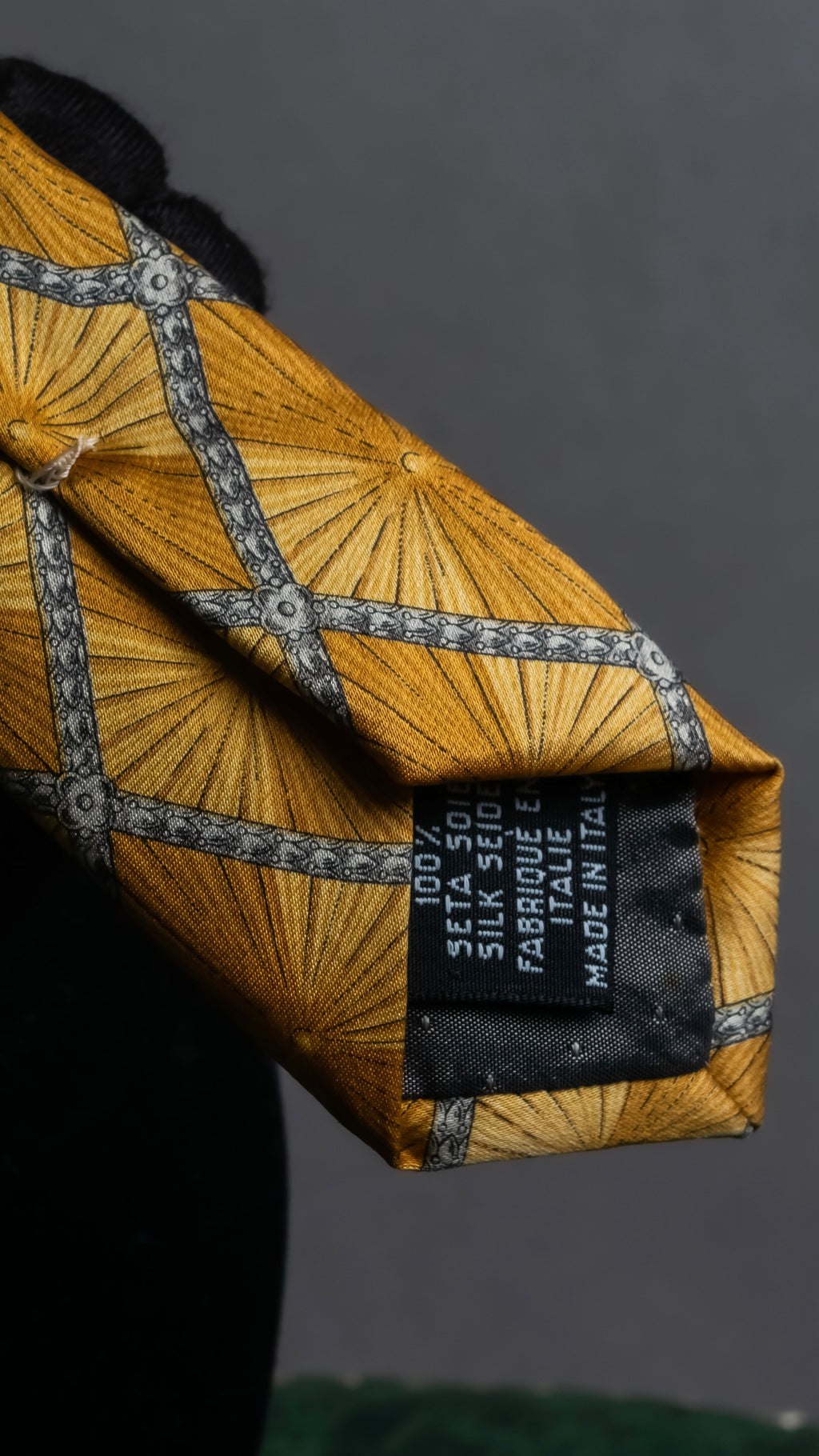 "GIANFRANCO FERRE" Ornamental yellow silk necktie