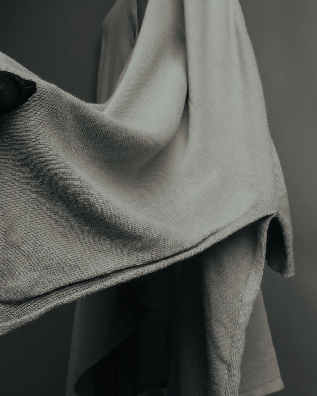“Maison Martin Margiela” 2012SS line 4 oversized draped knit cardigan