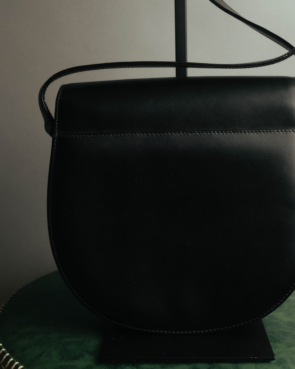 “Gianfranco Lotti” 90’s-00’s Black leather turn lock shoulder bag