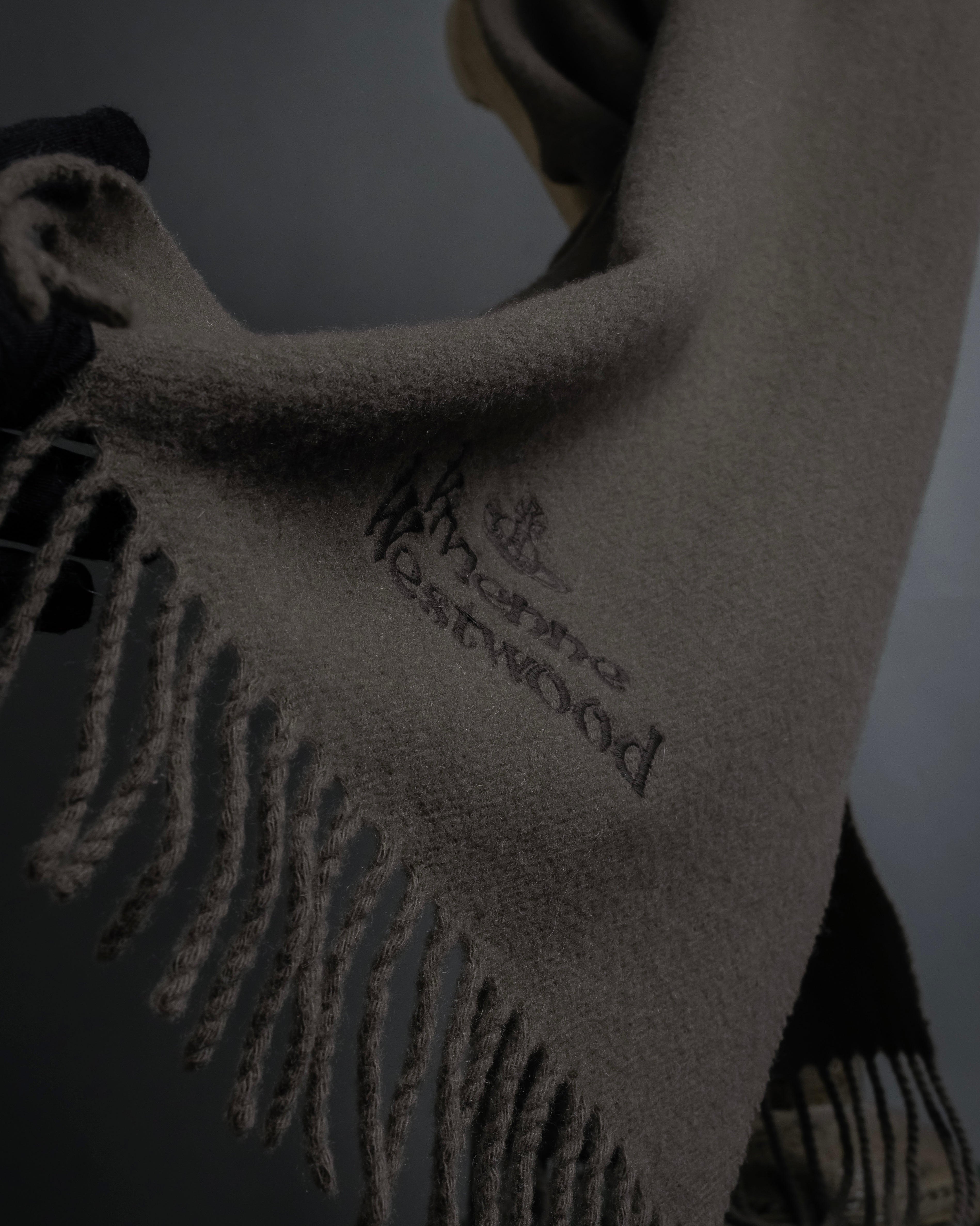 "Vivienne Westwood" Logo engraved wool long muffler