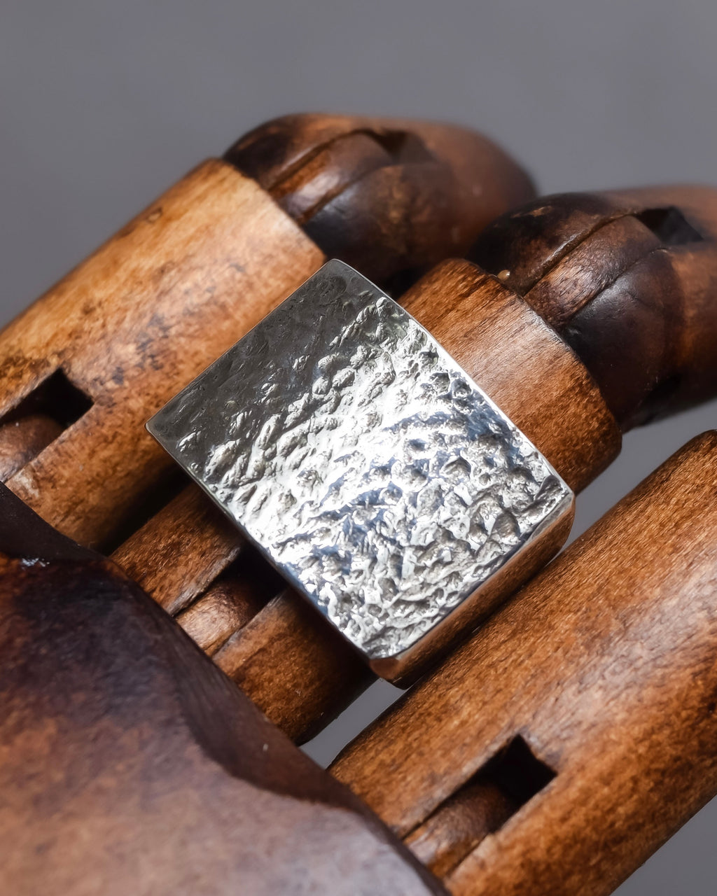 "GUCCI" Hammered texture square dome silver ring