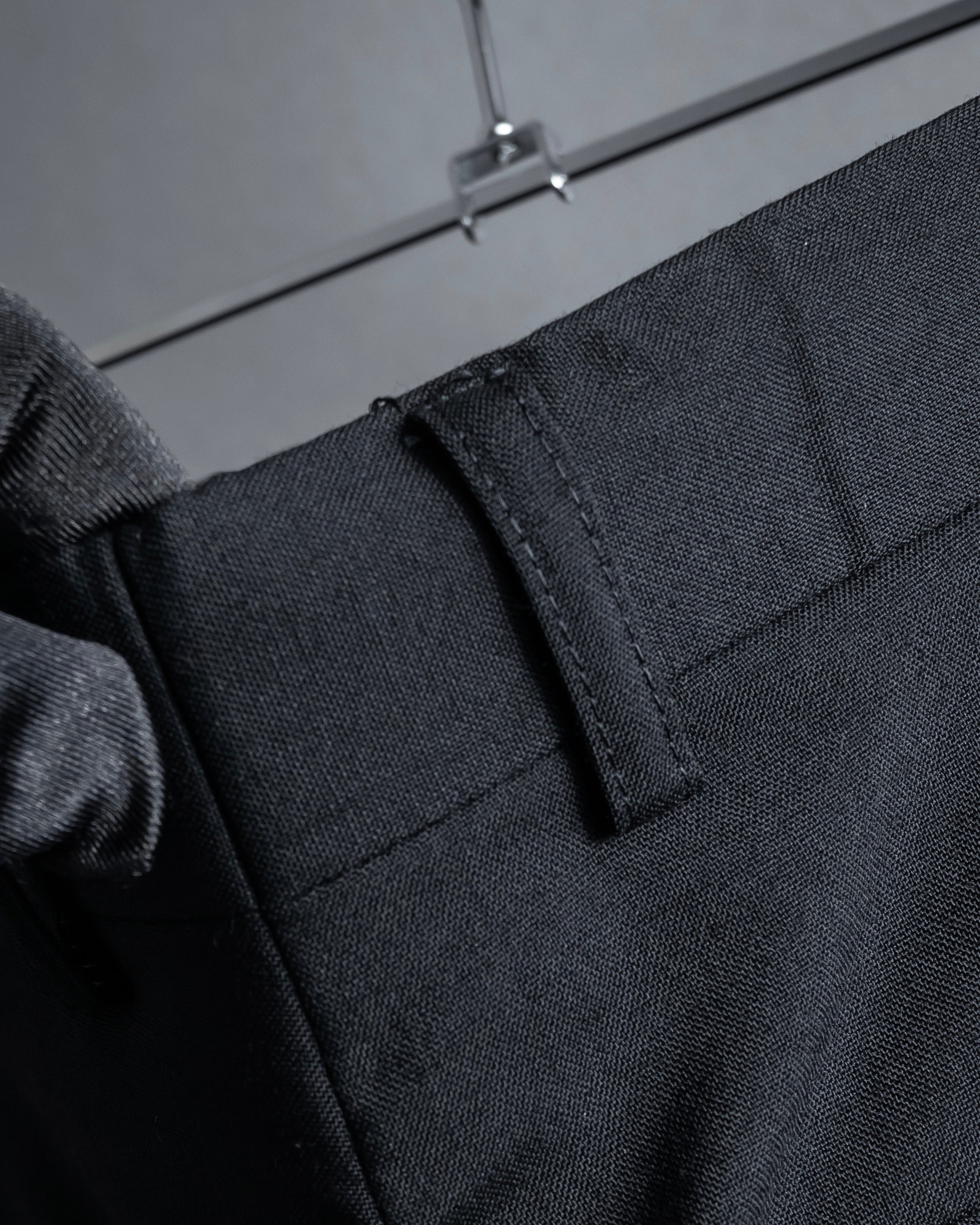 "YVES SAINT LAURENT" Straight tailoring design set up