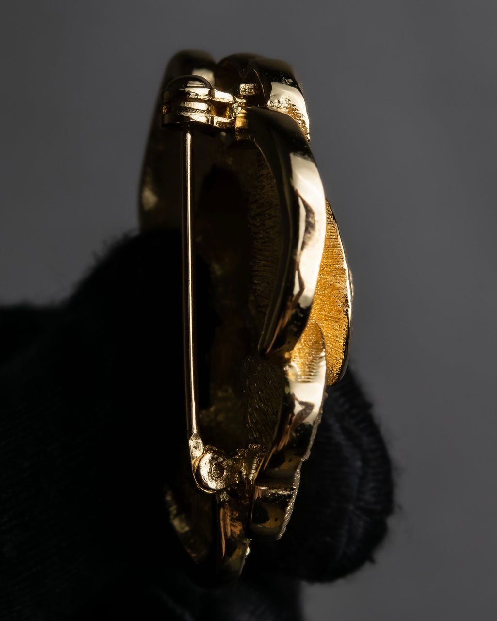 "Christian Dior" Flower motif gold brooch