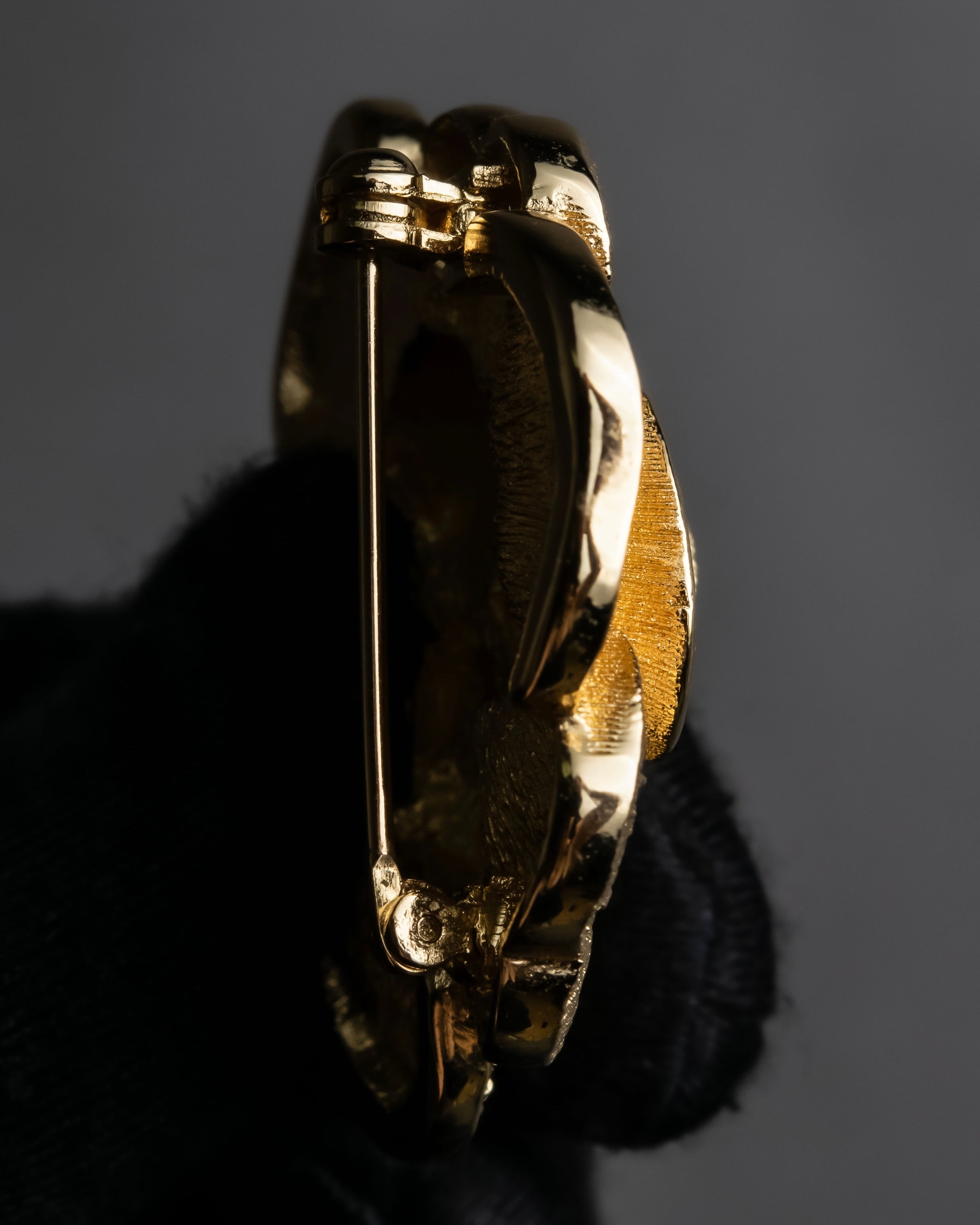 "Christian Dior" Flower motif gold brooch