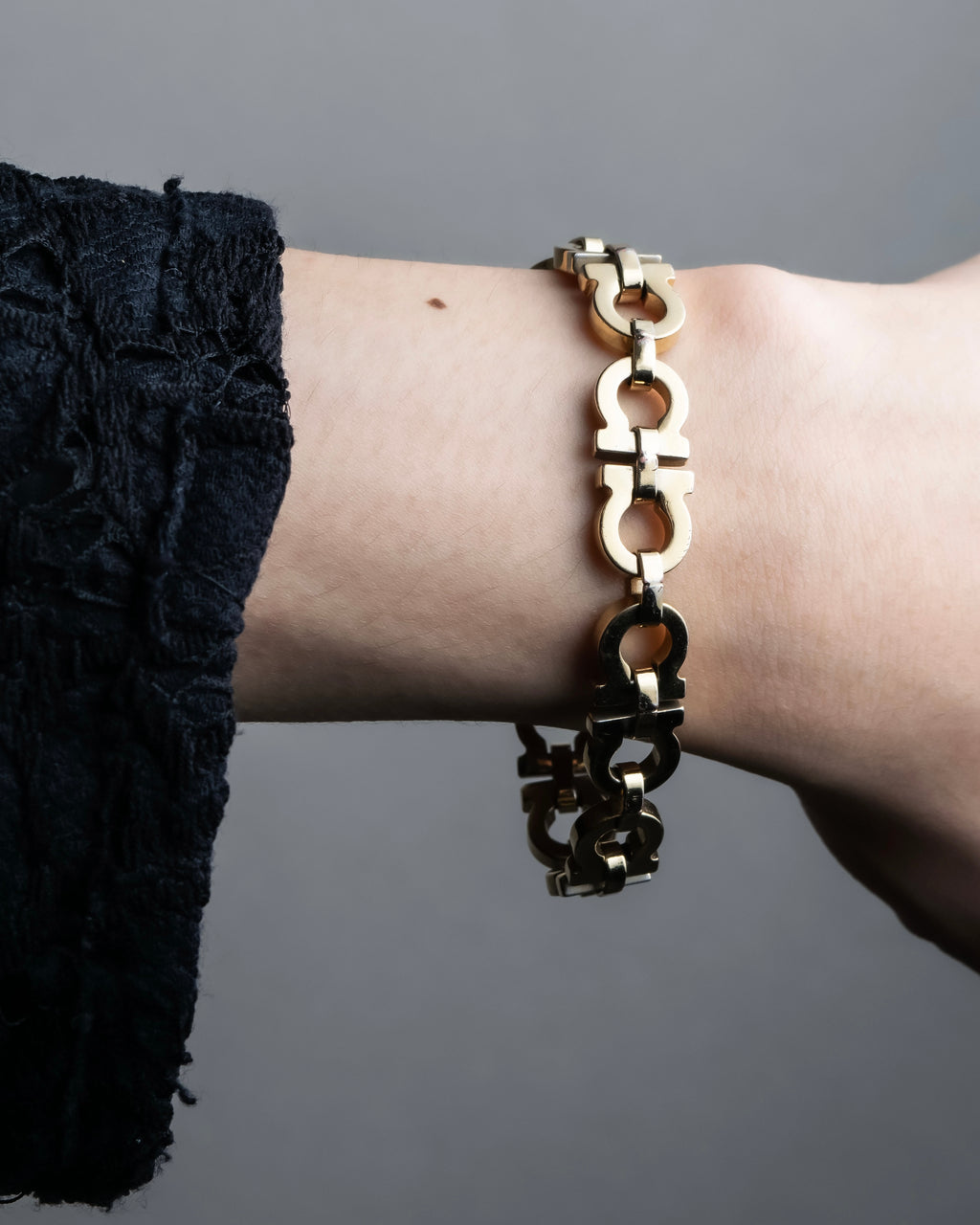 "Ferragamo" Gancini motif gold color bracelet