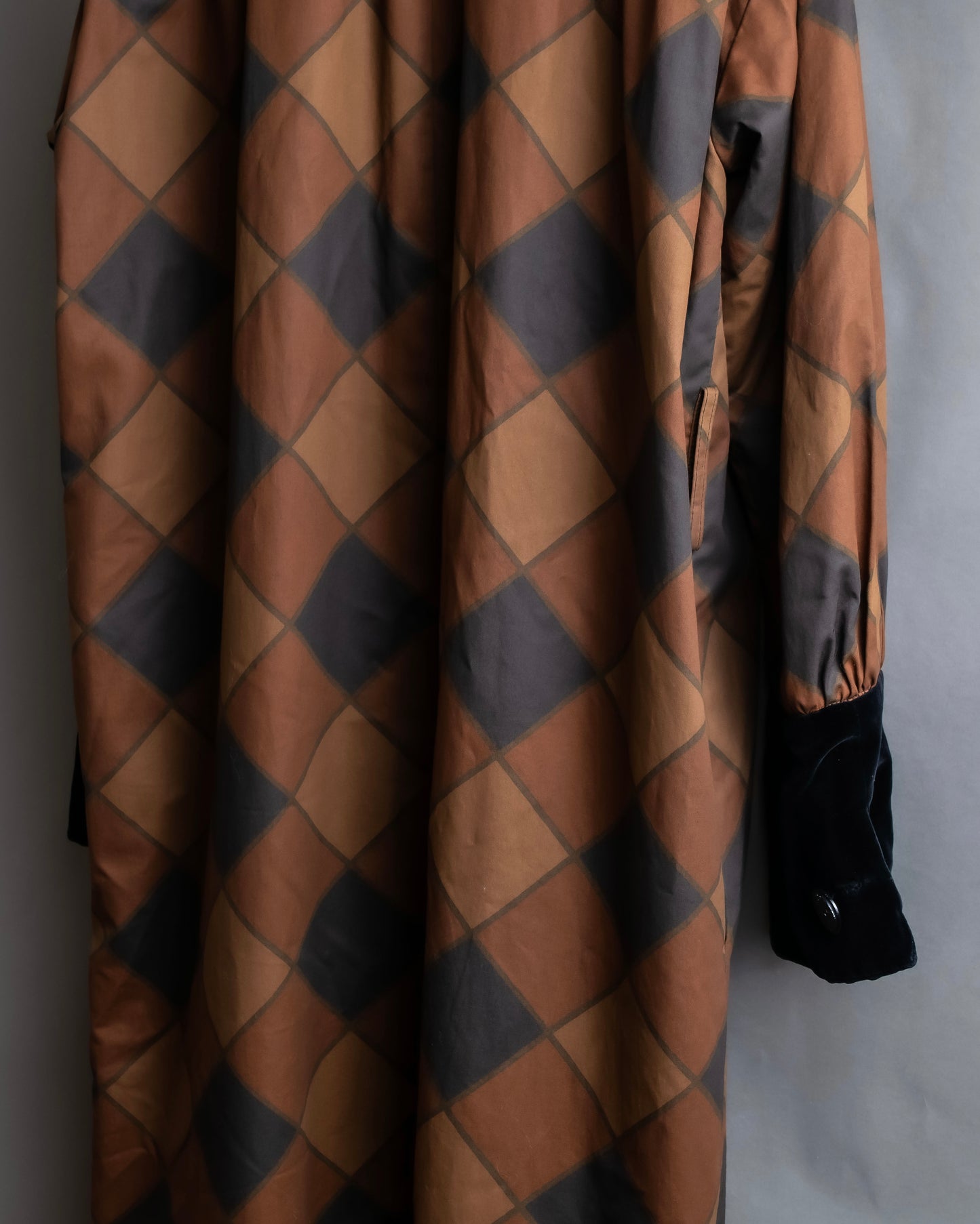 "Yves Saint Laurent Rive Gauche"
Argyle pattern velvet design shawl collar coat