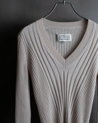 "MAISON MARGIELA" 18AW Ribbed shaped V-neck knit