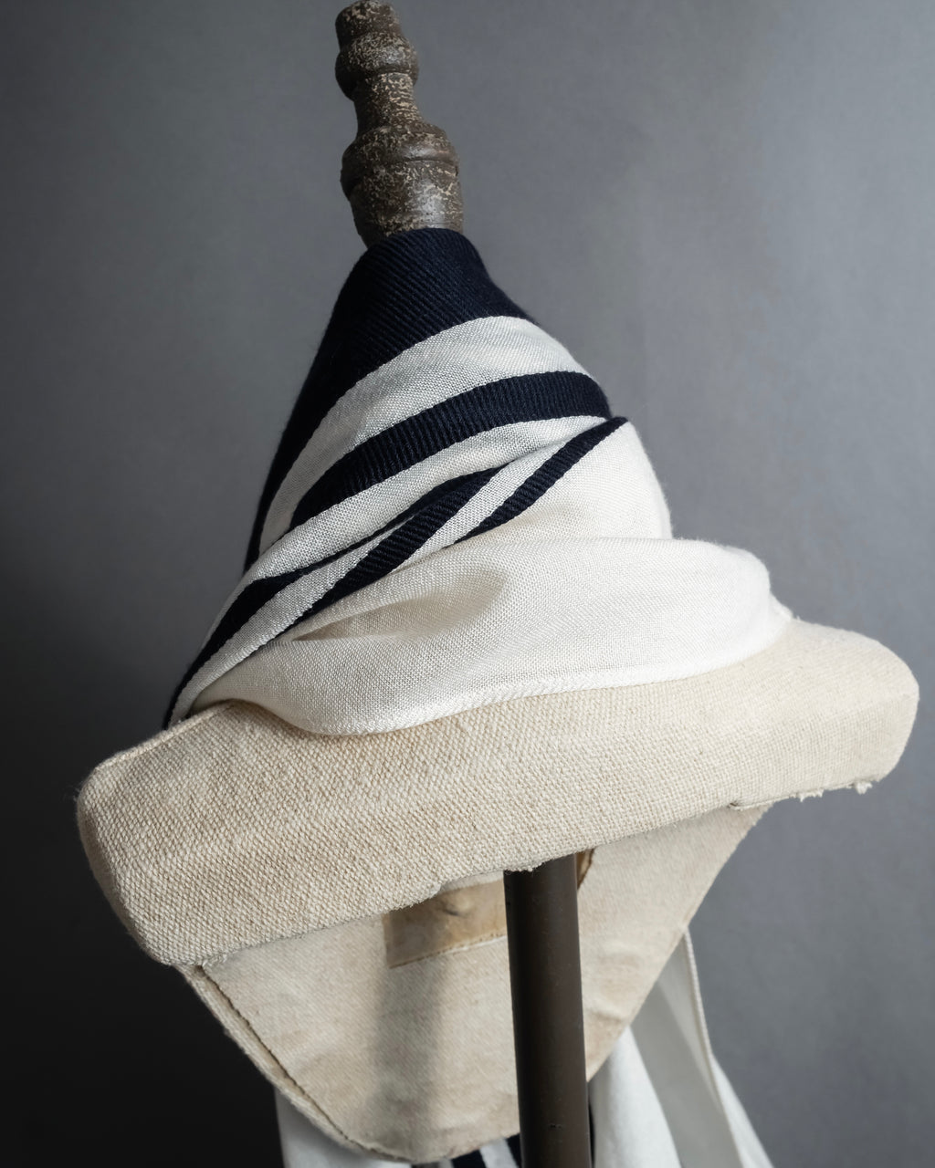 "GUCCI" 90's-00's Line fringe design two-tone long stole