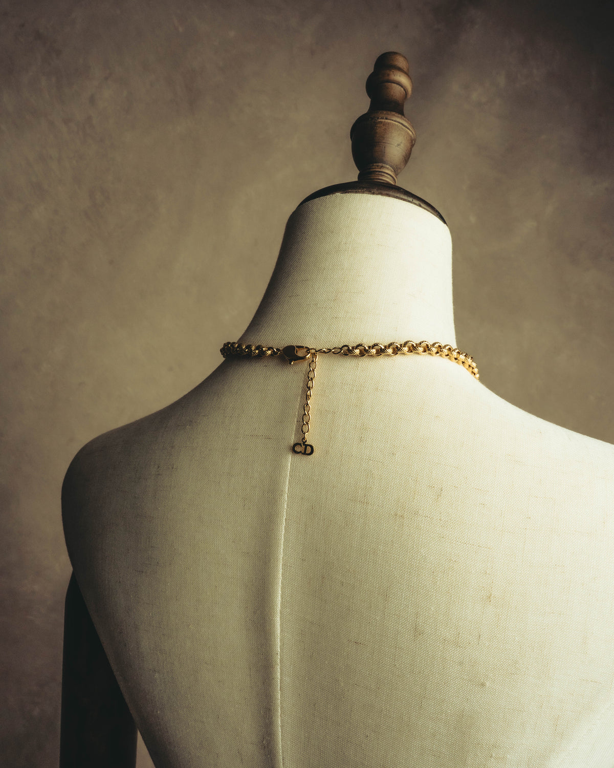 -SPECIAL- “Christian Dior” 70’s-80’s Textured triple ring link necklace