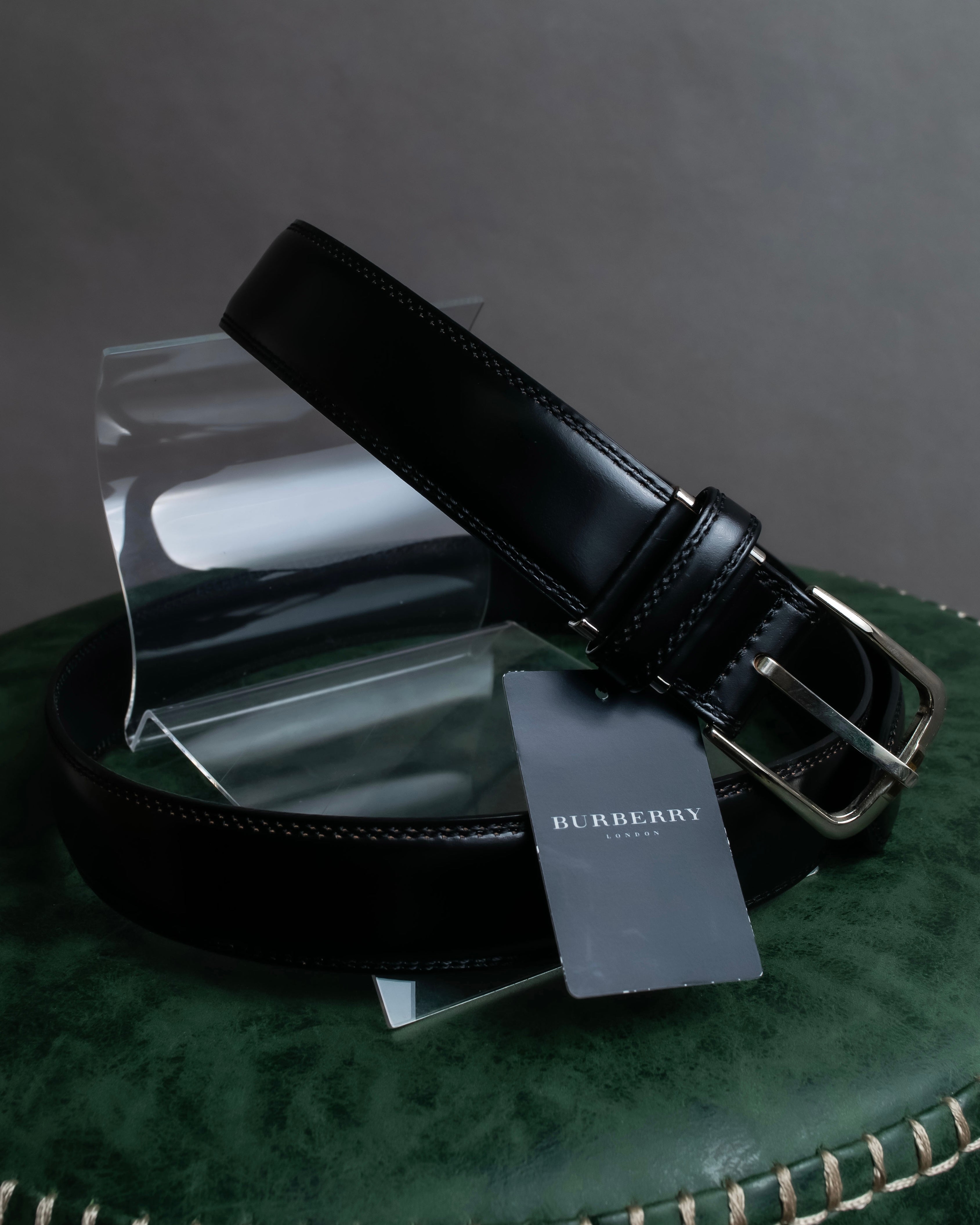 "BURBERRY" Equestrian Knight design leather belt