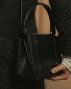 -SPECIAL- "VALENTINO GARAVANI" 90’s-00’s V corner hardware leather top handle bag