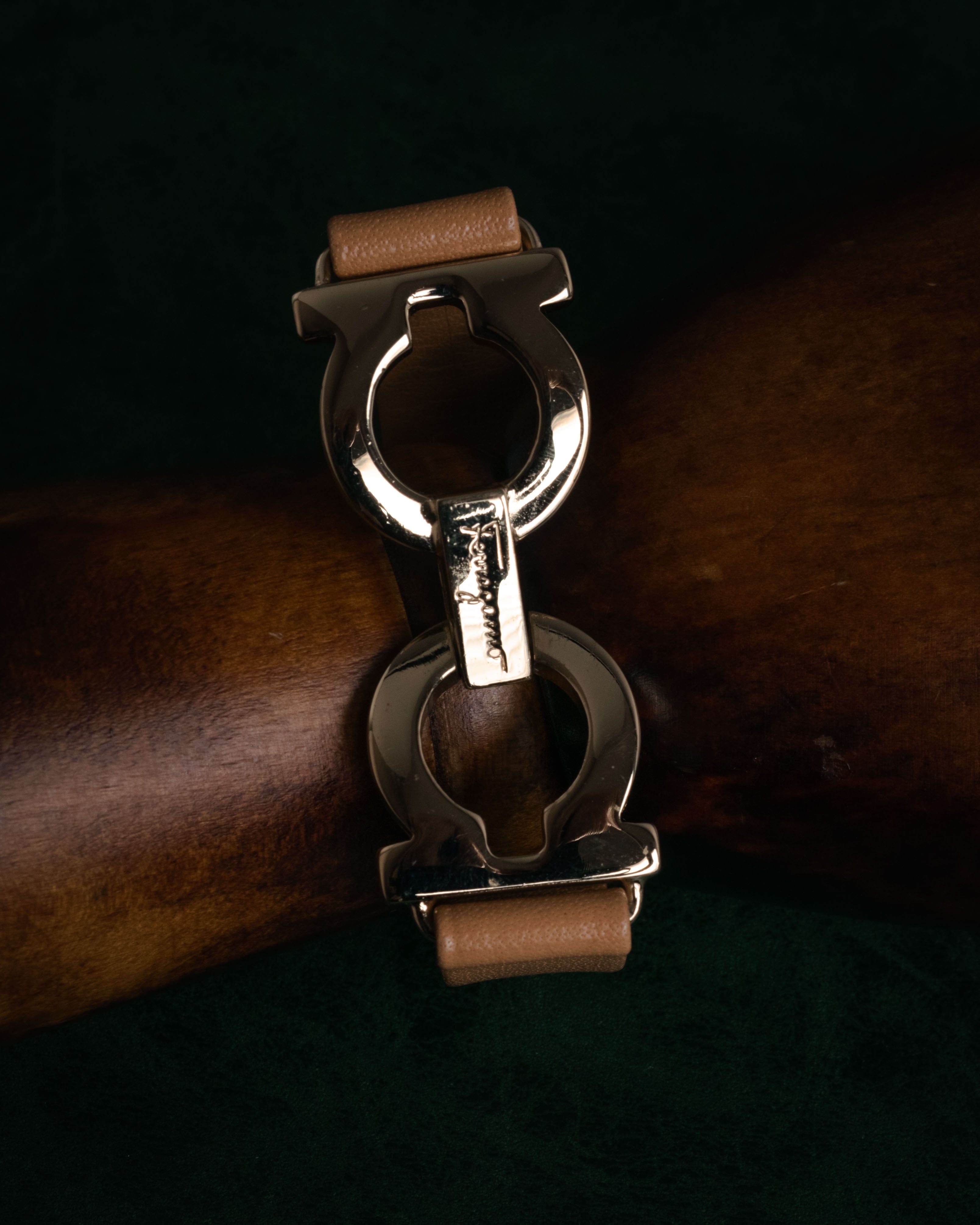 “Salvatore Ferragamo” 2000’s Gancini leather bracelet