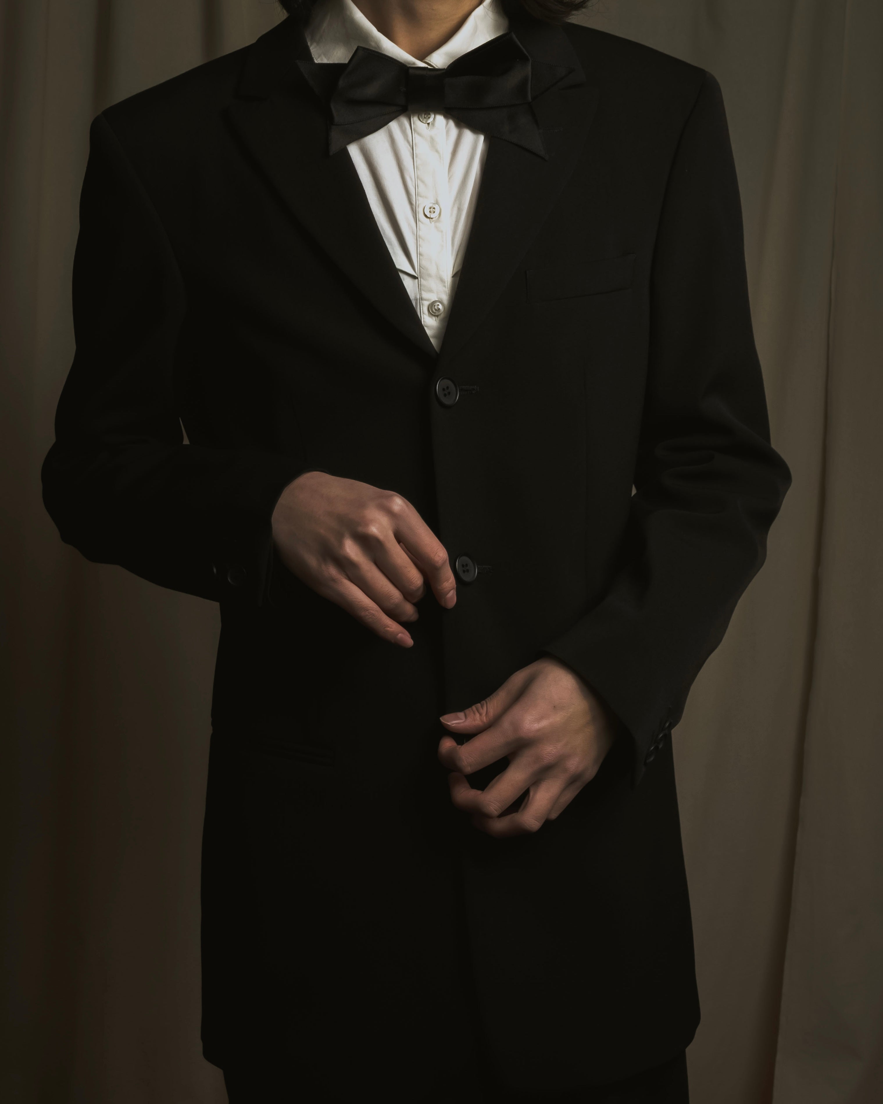 "CHANEL" 90’s black satin and grosgrain ribbon brooch