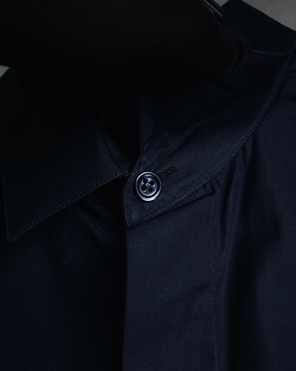 "Dior" 2017 AW Minimal fly-front bee-embroidered shirt