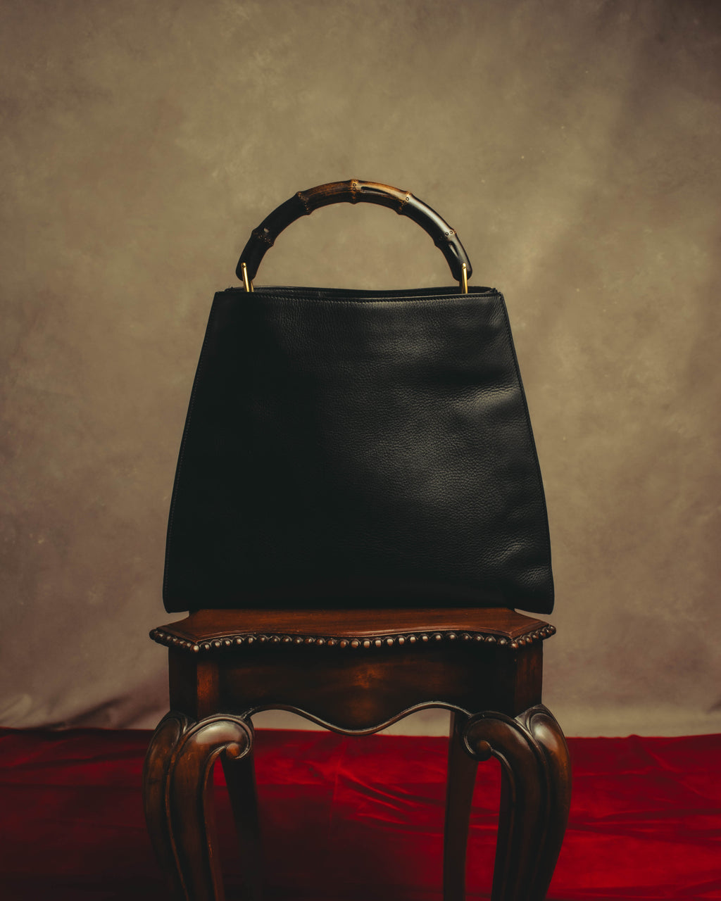 –SPECIAL– “GUCCI” 90’s-00’s Bamboo handle drawstring leather tote bag