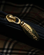 "BURBERRYS" Gold buckle design grained leather hand bag