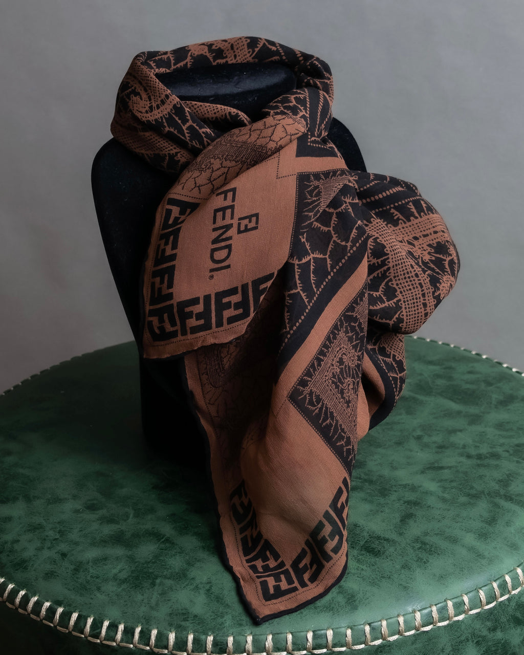 "FENDI" Logo engraved lace motif scarf