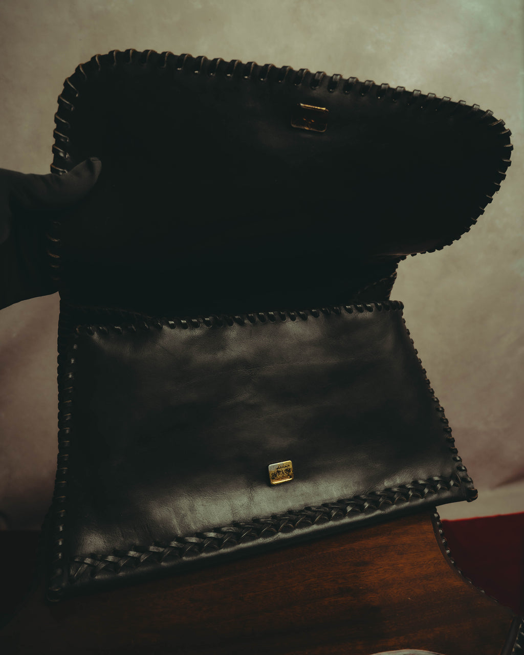 -SPECIAL- “FENDI” 80’s-90’s Coat of arms embossed whipstitched leather handbag