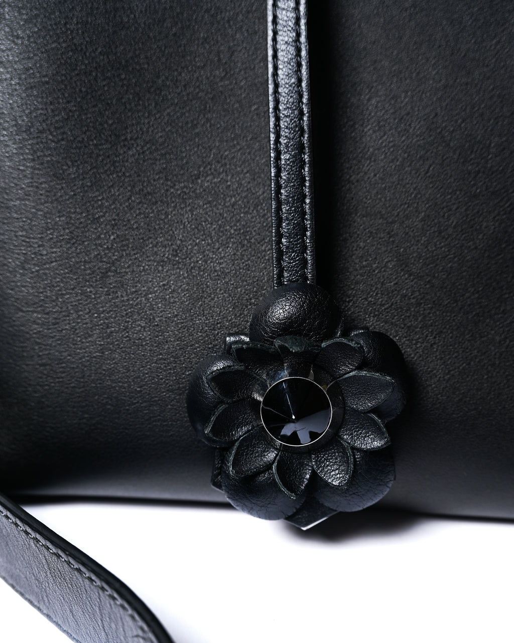 FENDI/ “By The Way Medium” Flower Detailed 2 Way Hand Bag Black