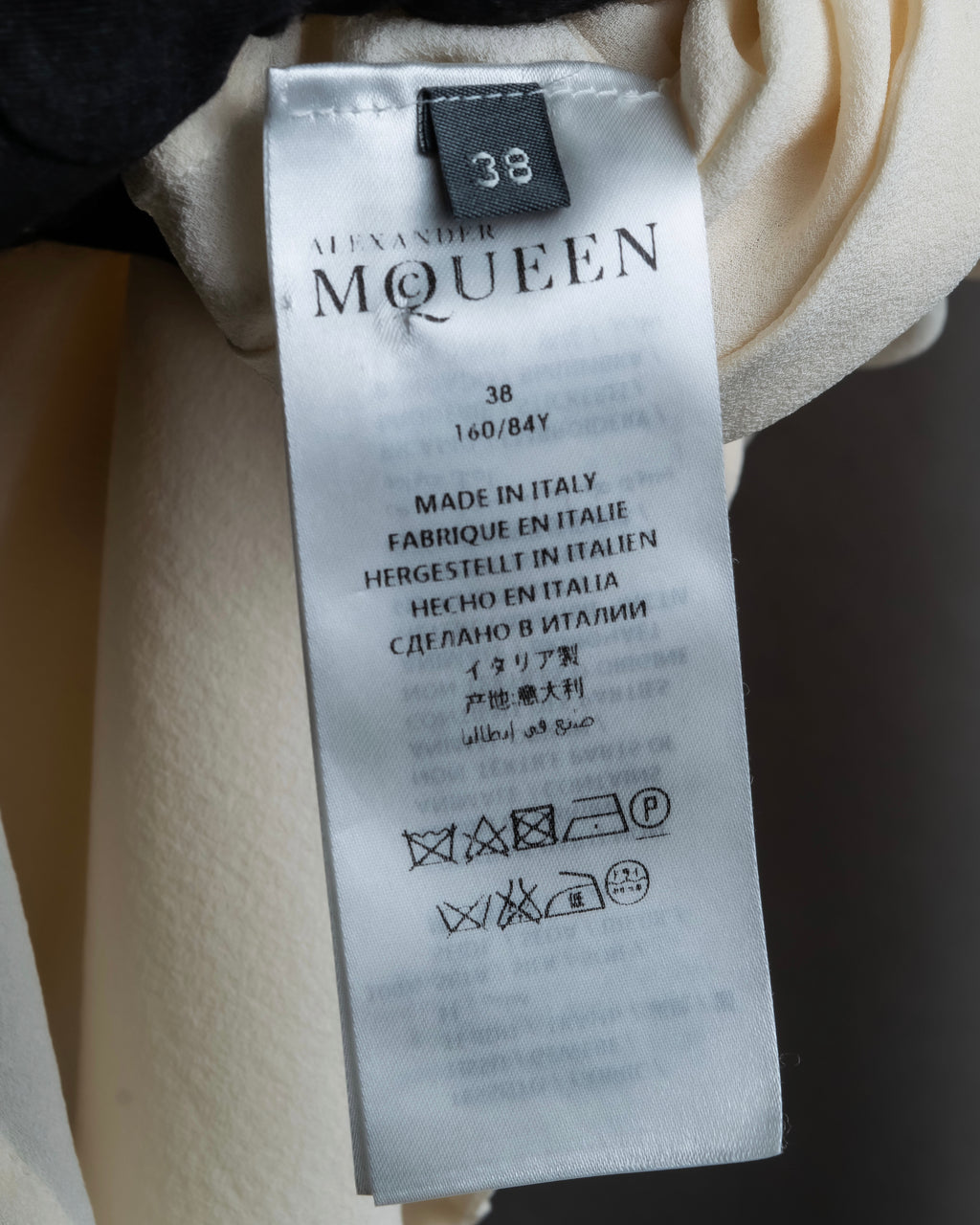 Camisa de seda con bordado en forma de logotipo "Alexandar McQueen" sin cuello