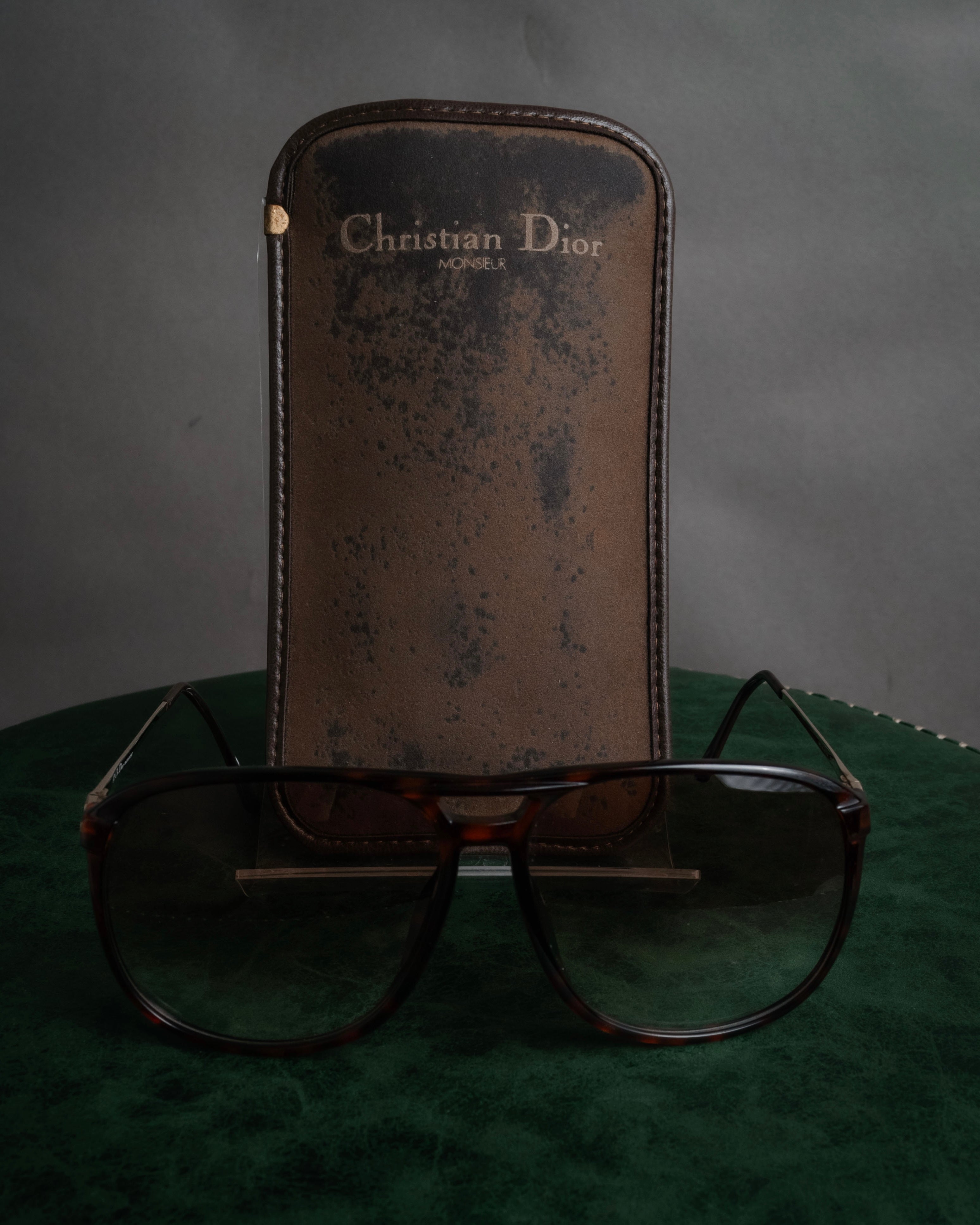“Christian Dior MONSIEUR”
80’s Oversized aviator sunglasses