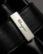 "Salvatore Ferragamo" Gancini motif both sides design leather hand bag