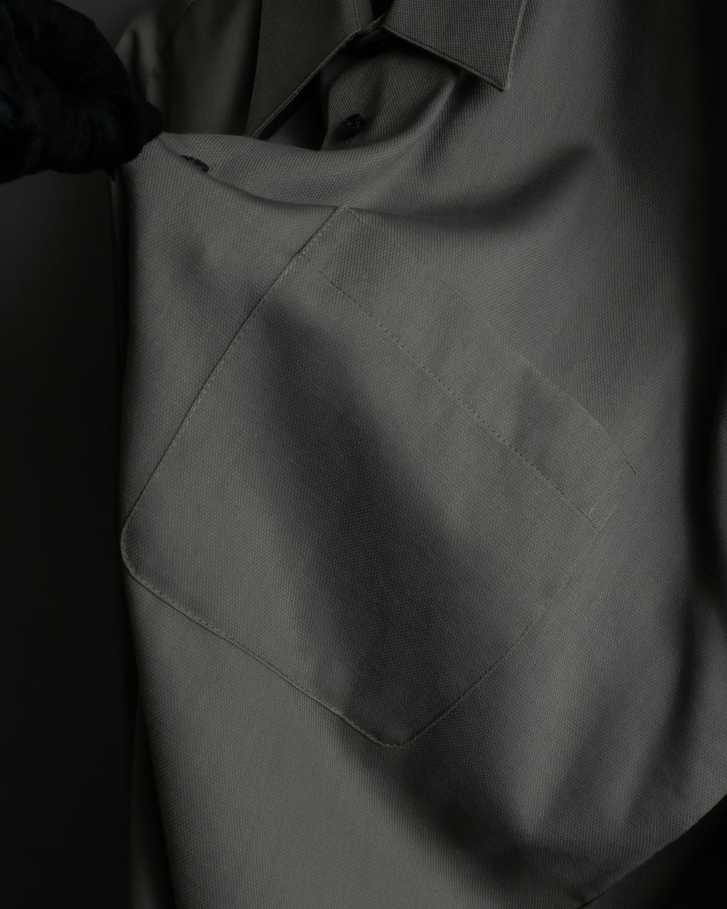 "YVES SAINT LAURENT for men"
Grayish khaki color oversized shirt