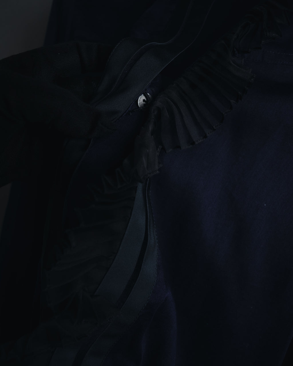 "GUCCI" 90’s-00’s military romantic ruffle blouse