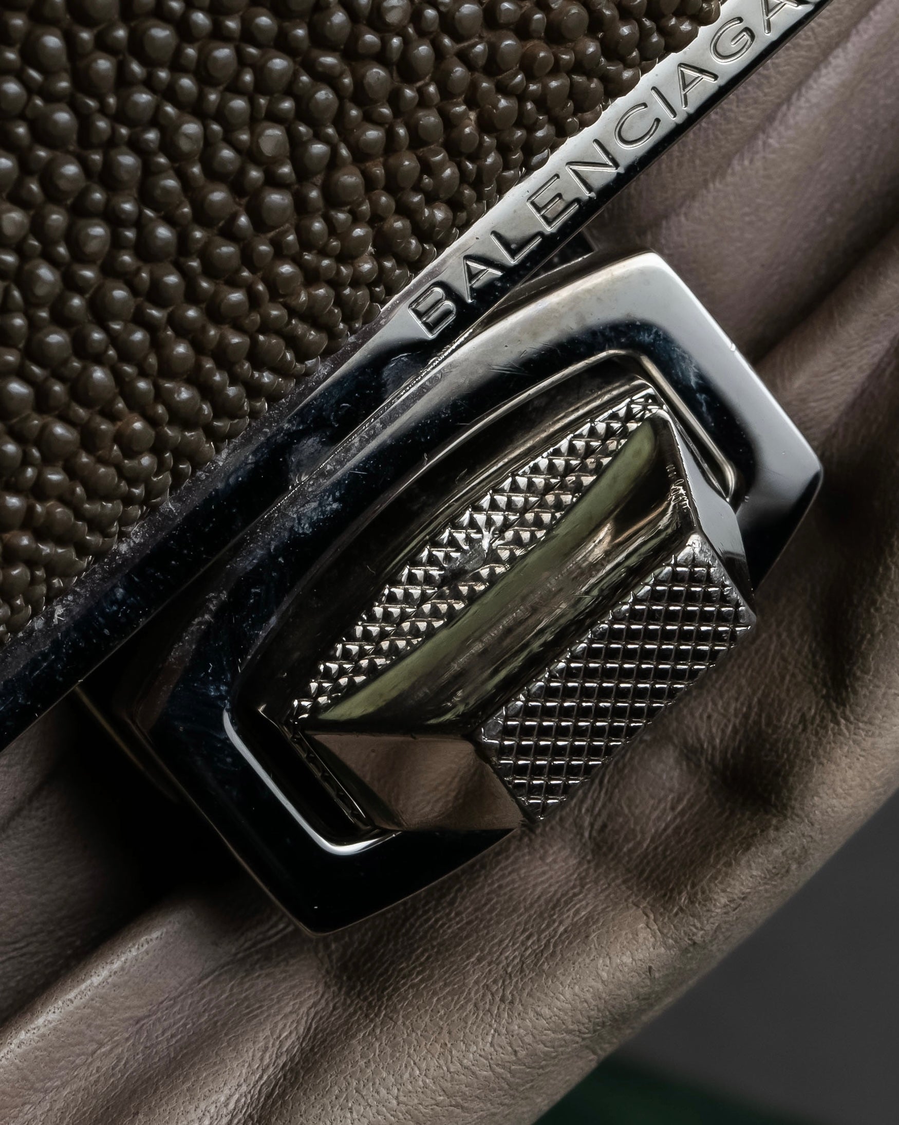 "BALENCIAGA" Three-way chain leather shoulder bag