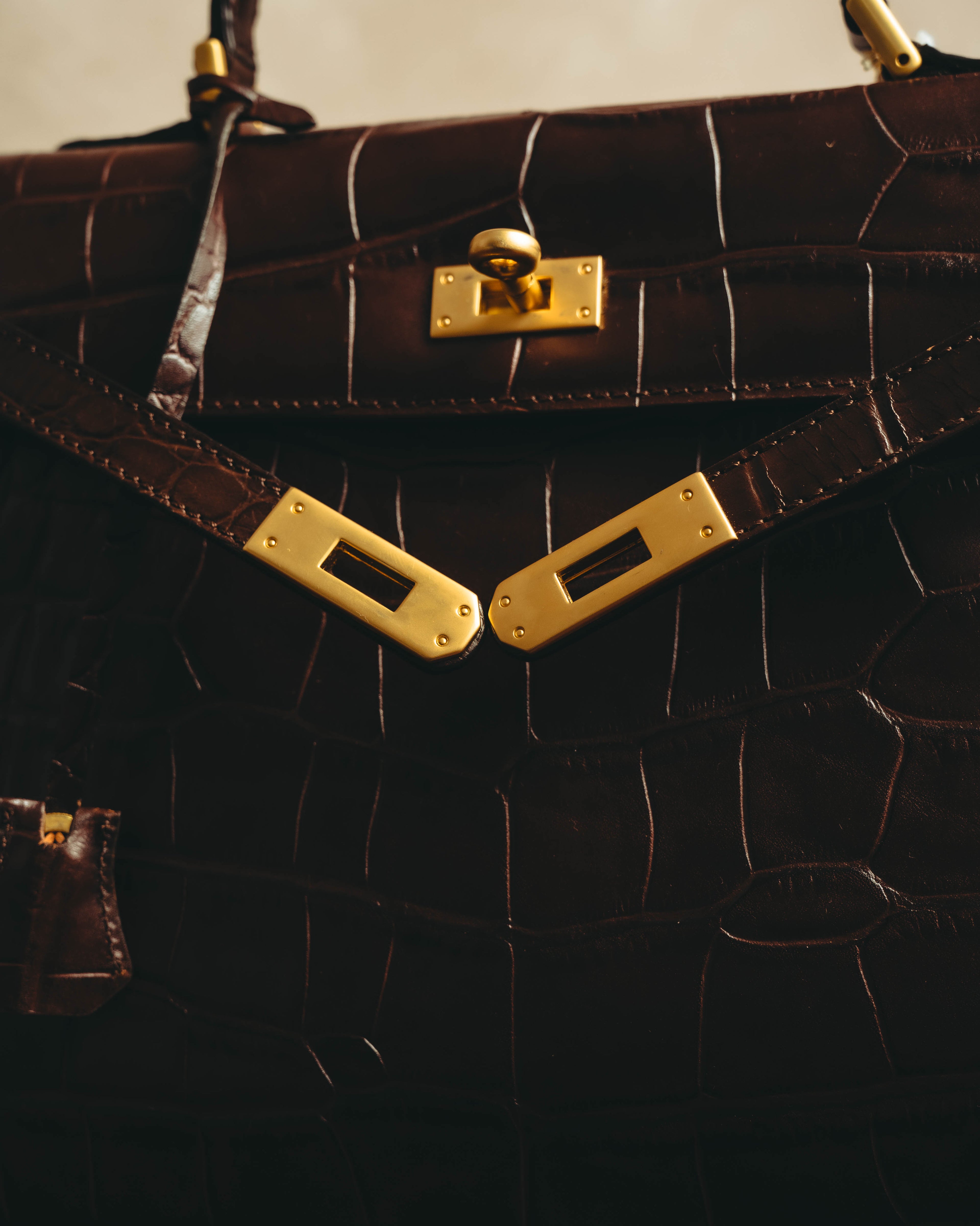 -SPECIAL- "CRISTIAN FLORENCE" 90's-00's Classic crocodile embossed leather structured top handle bag