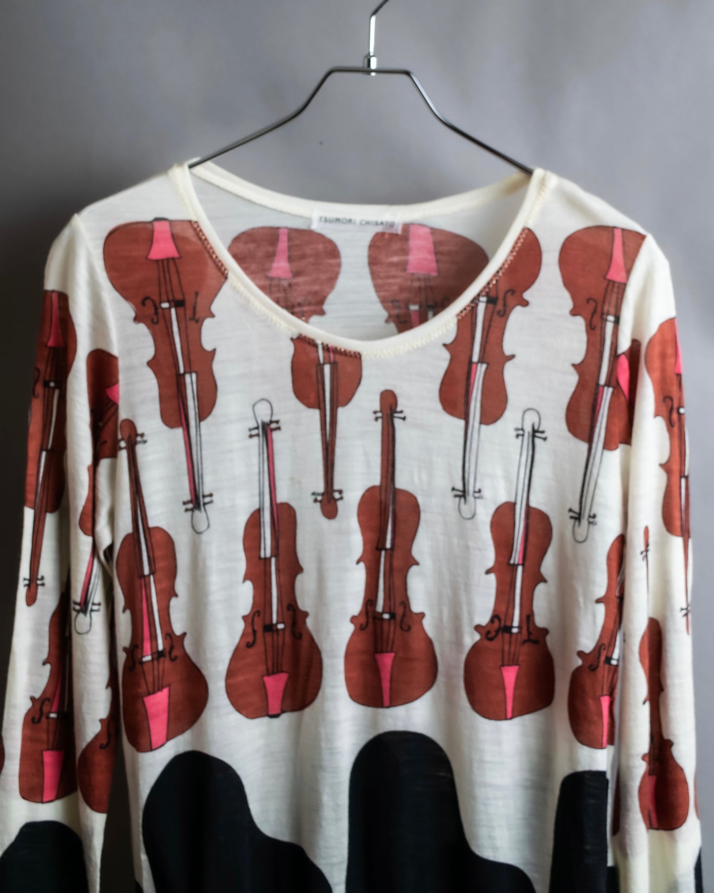 "TSUMORI CHISATO" Musical instrument pattern box silhouette long sleeve knit T-shirt