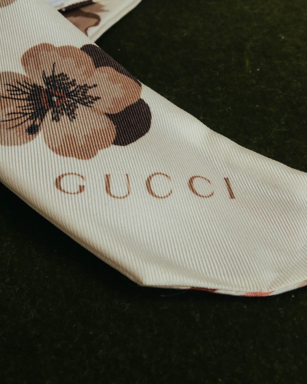 "GUCCI" 00's-10's Floral and striped silk neck bow scarf