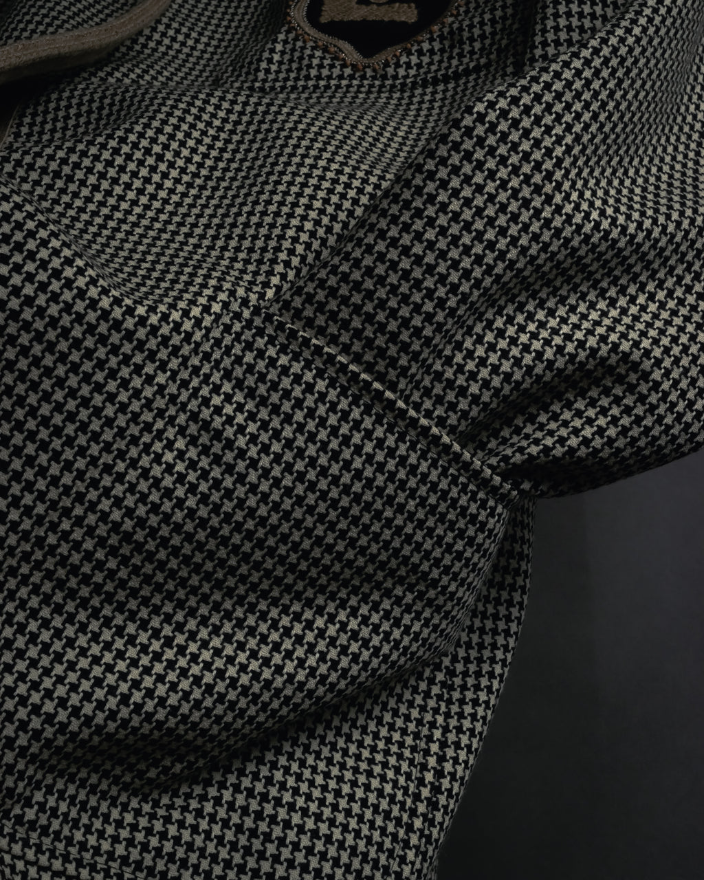 "Emporio Armani" 90’s Houndstooth piped crest blazer