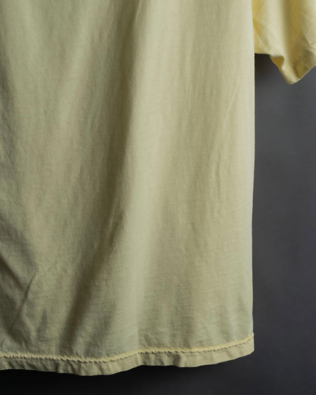 "MAISON MARGIELA"
Pastel yellow color box silhouette T-shirt