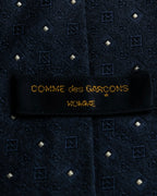 "COMME des GARCONS HOMME"
Square dot jacquard necktie