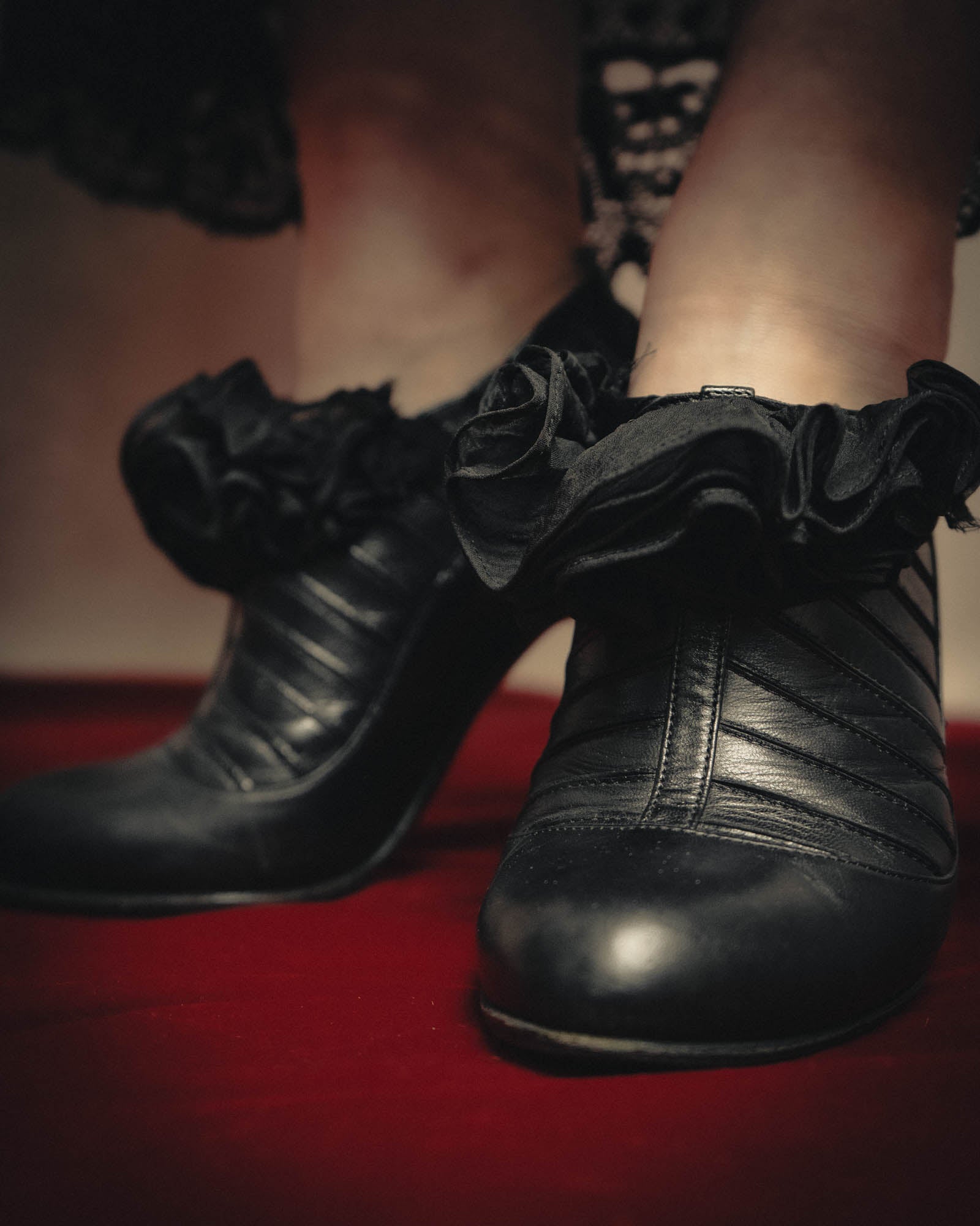 -SPECIAL- “CHANEL“ 2005-06 Paris-New York ruffle leather pumps