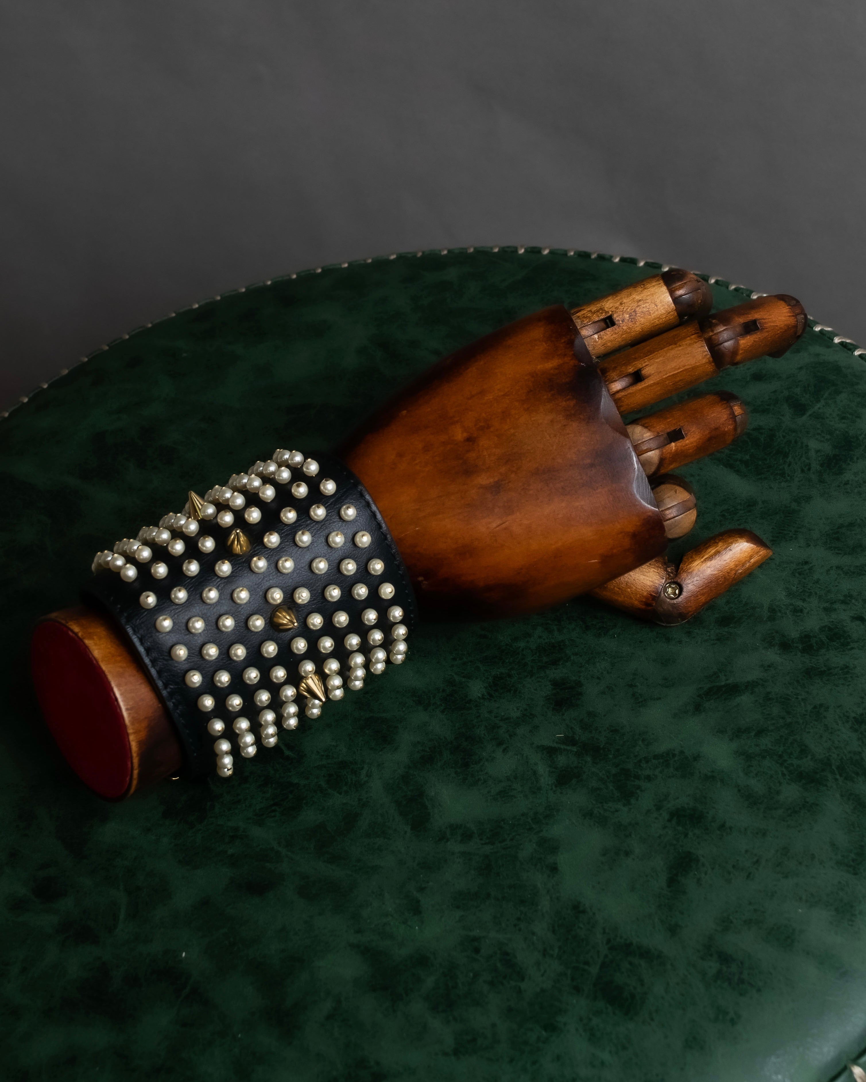 "Dior" Pearl＆gold stud design leather brace