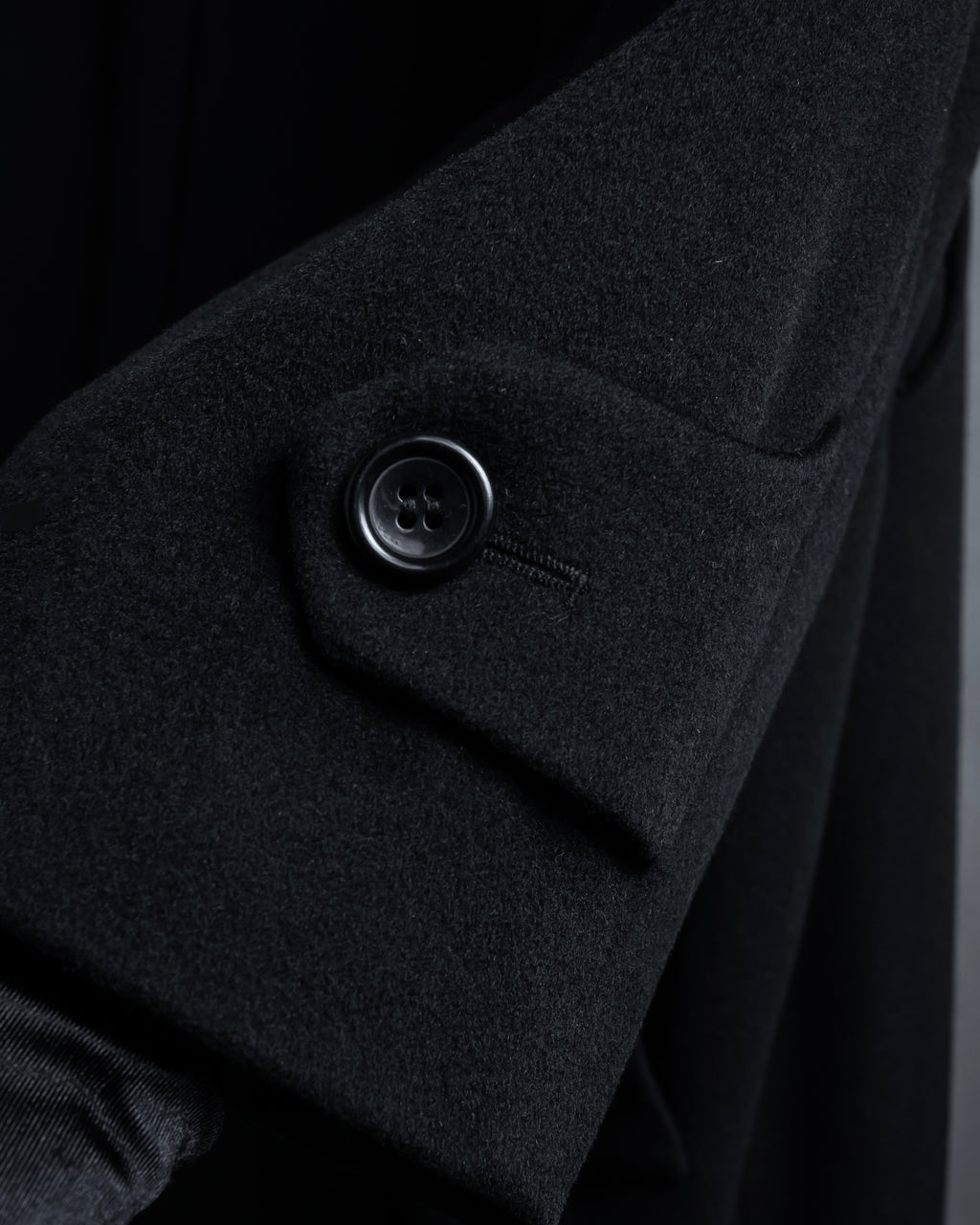 "BARBERINI" Minimalist detail 100% cashmere stand collar coat