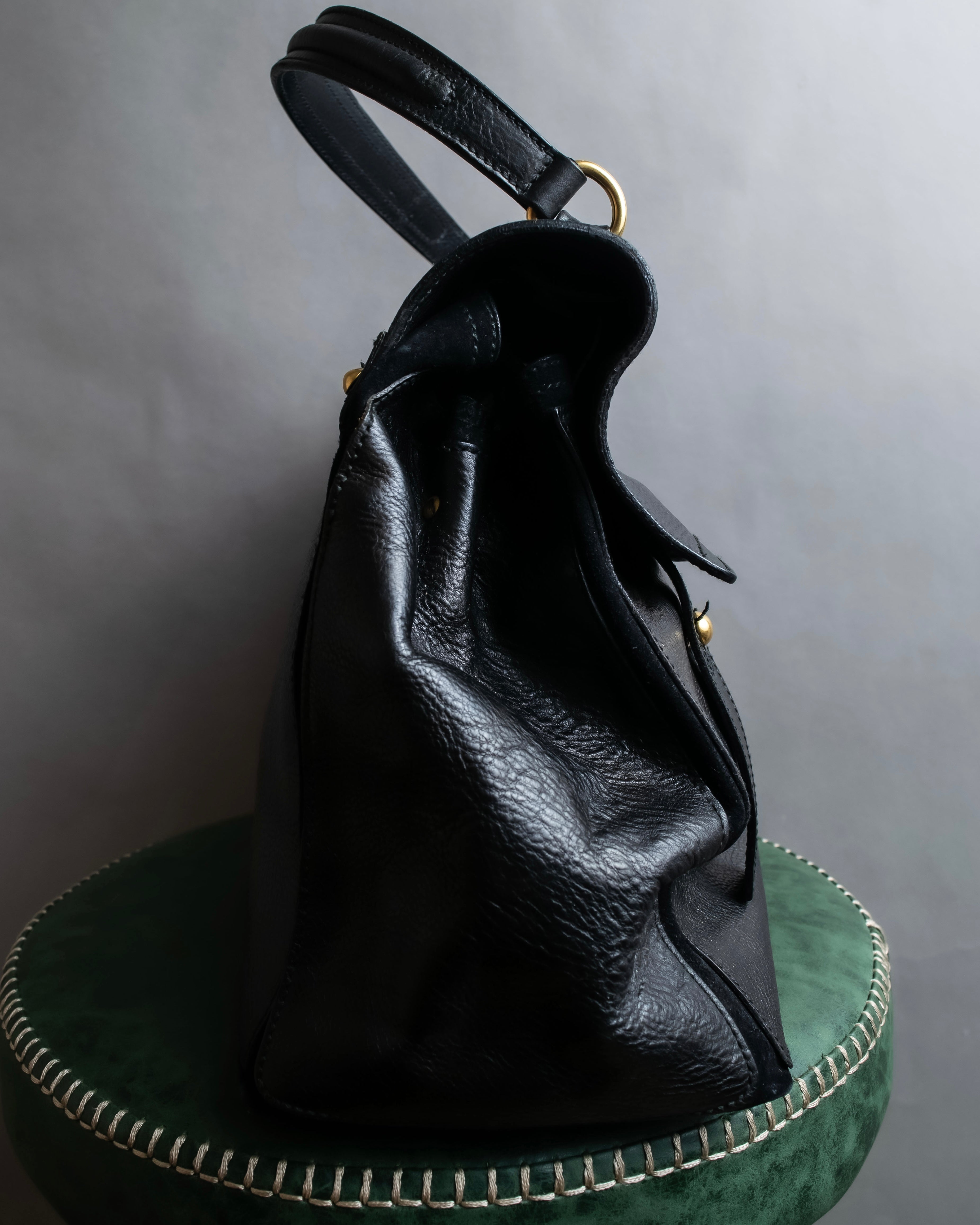 "YVES SAINT LAURENT" Muse to gold metal parts one-handle leather bag