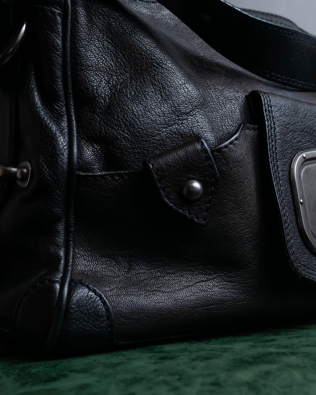 "CELINE" Metal parts design horizontal leather one-shoulder bag