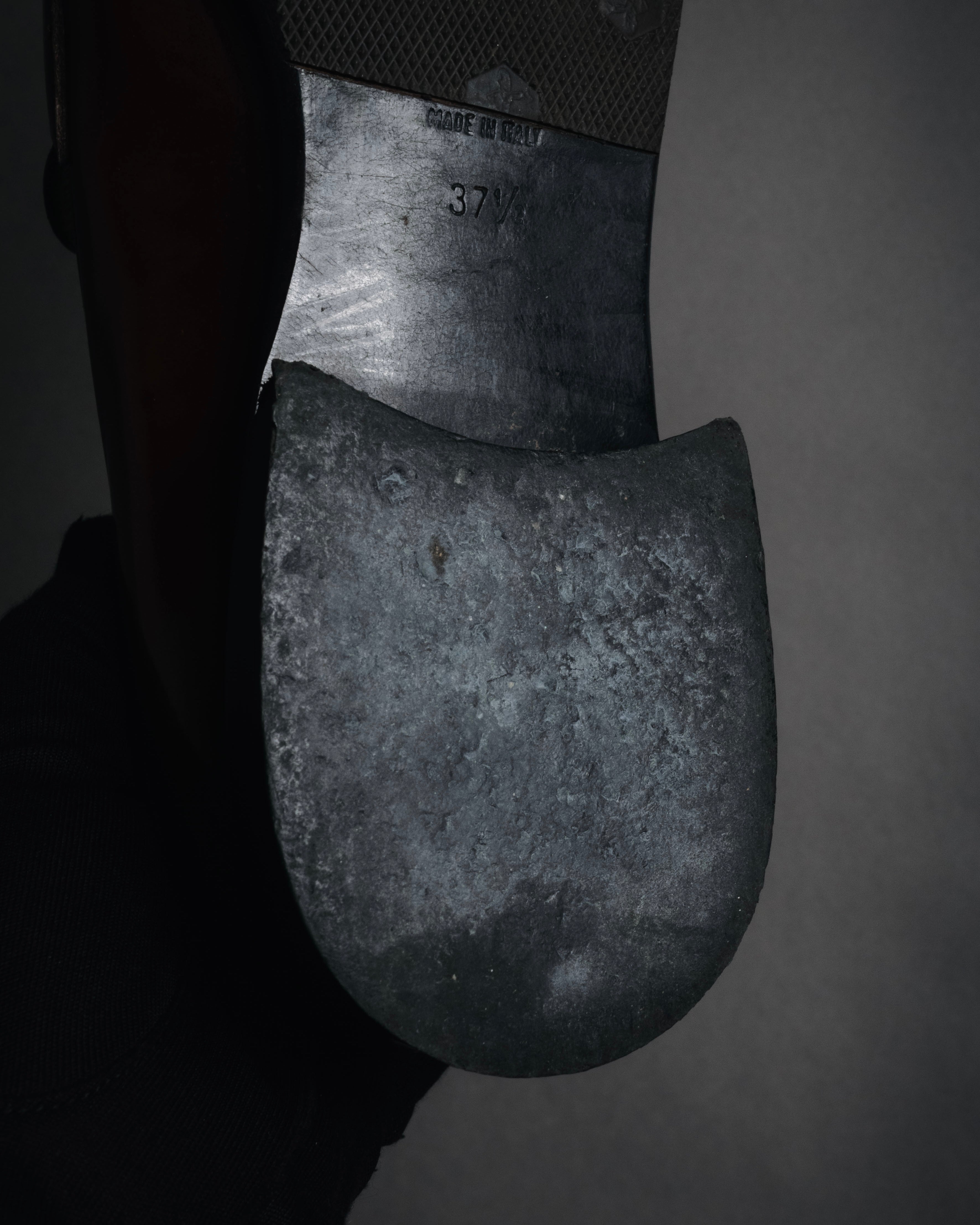 "PRADA" 90’s-00’s Hexagon knight rubber sole polished penny loafer