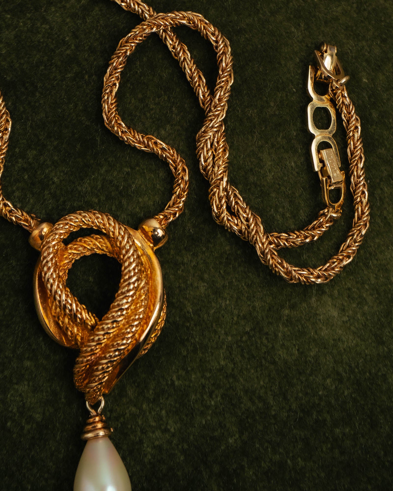 –SPECIAL– “Christian Dior” 80’s-90’s rope knot pearl drop necklace