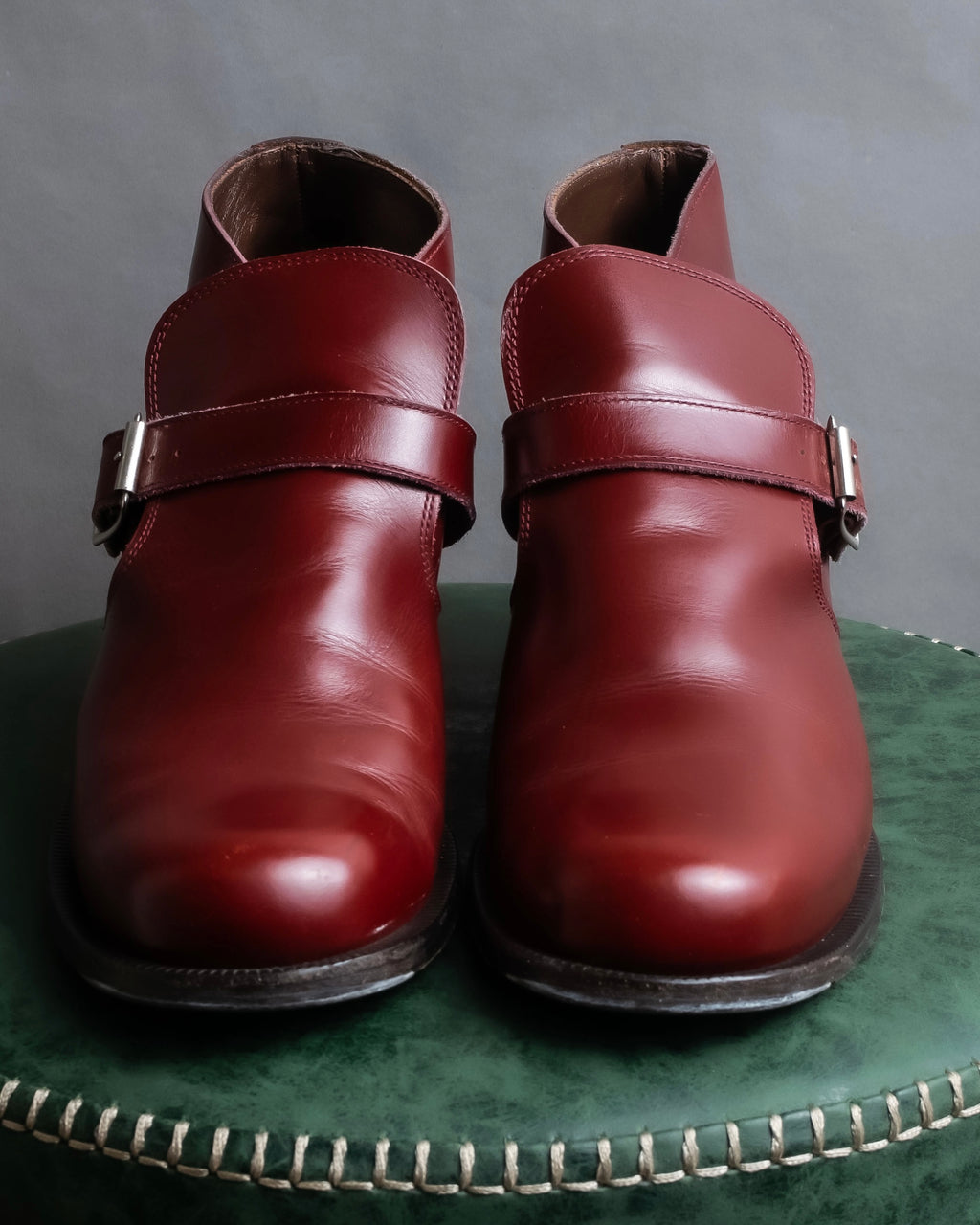 "tricot COMME des GARCONS"
 Belted heel leather pumps