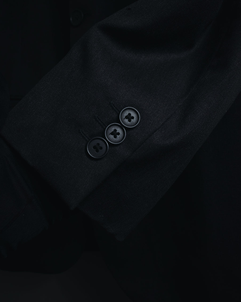 "GIANFRANCO FERRE" 90’s-00’s architecturally tailored three button wool blazer