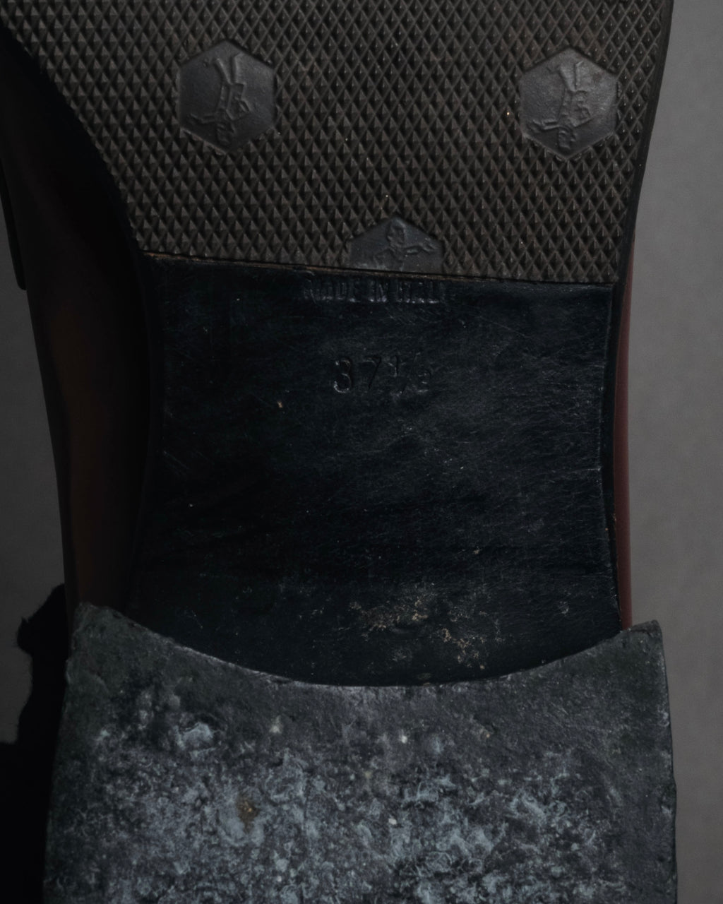 "PRADA" 90’s-00’s Hexagon knight rubber sole polished penny loafer