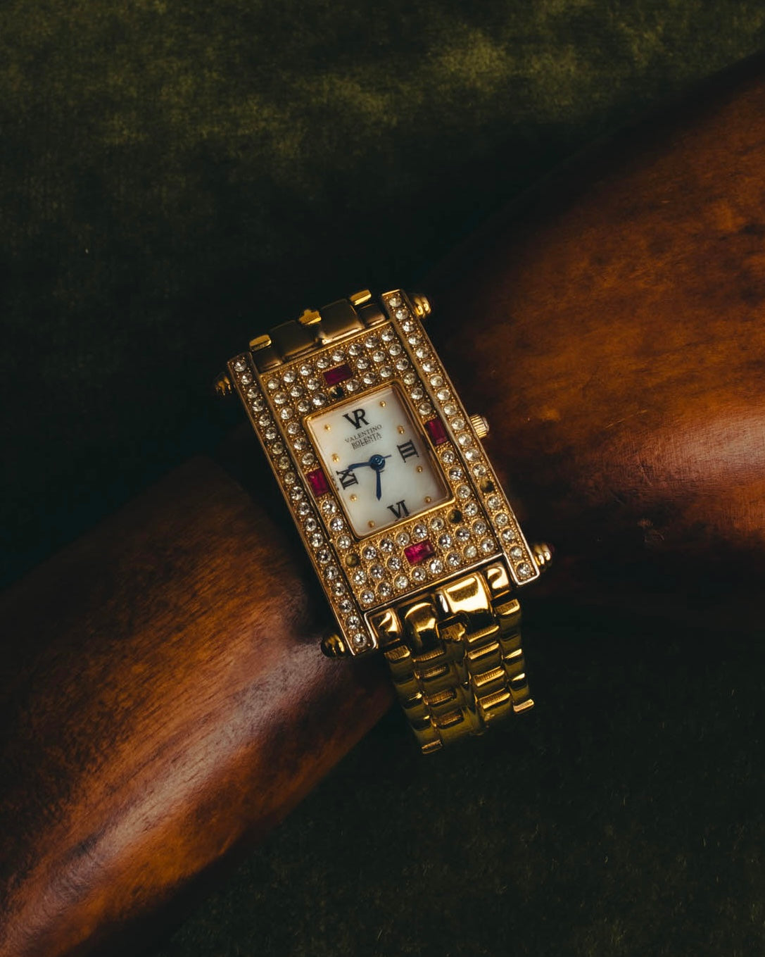 "VALENTINO ROLENTA" 90's-00's Decorative rhinestone quartz watch